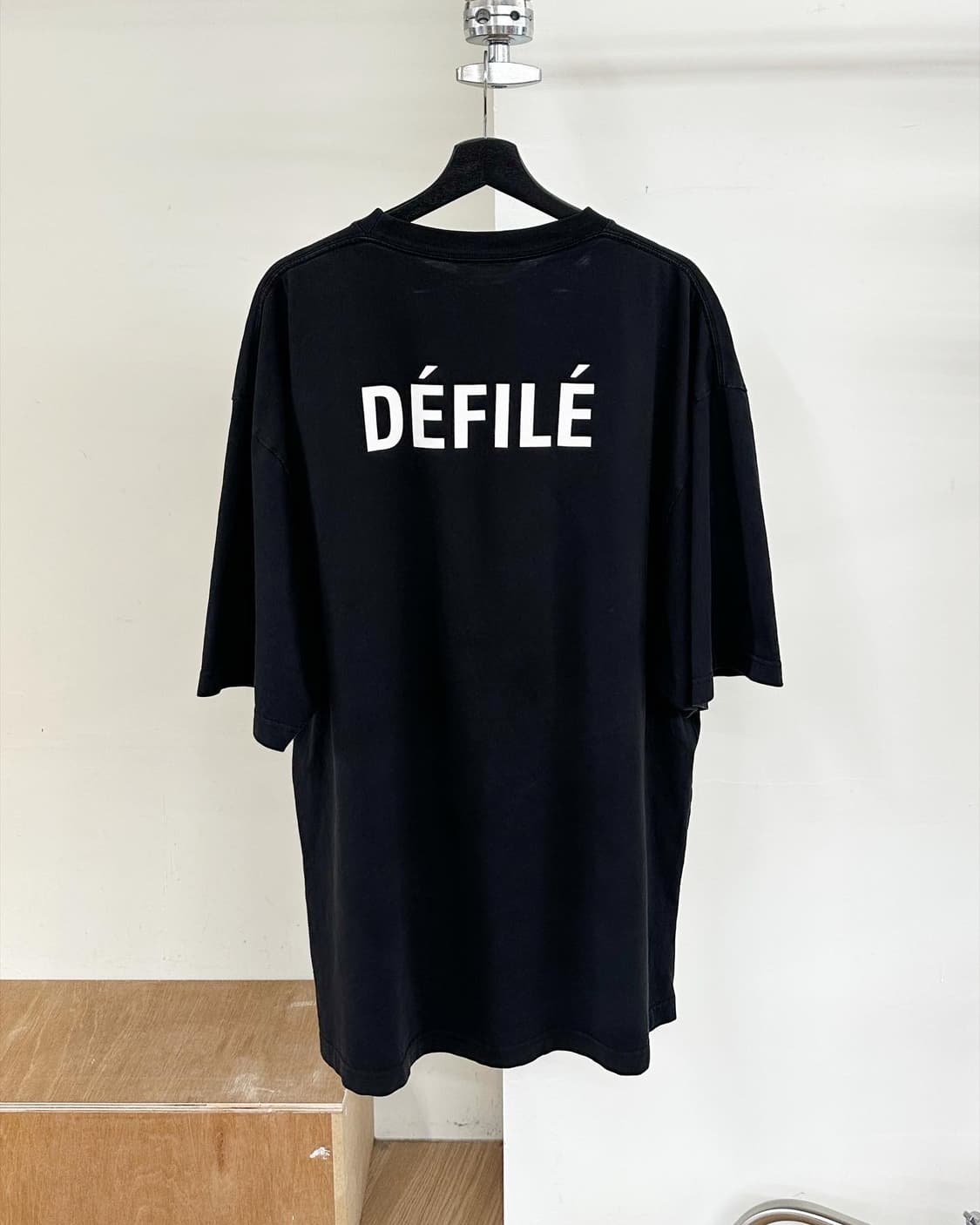 발렌시아가 블랙 데필레 로고 프린팅 하프티  상품이미지6