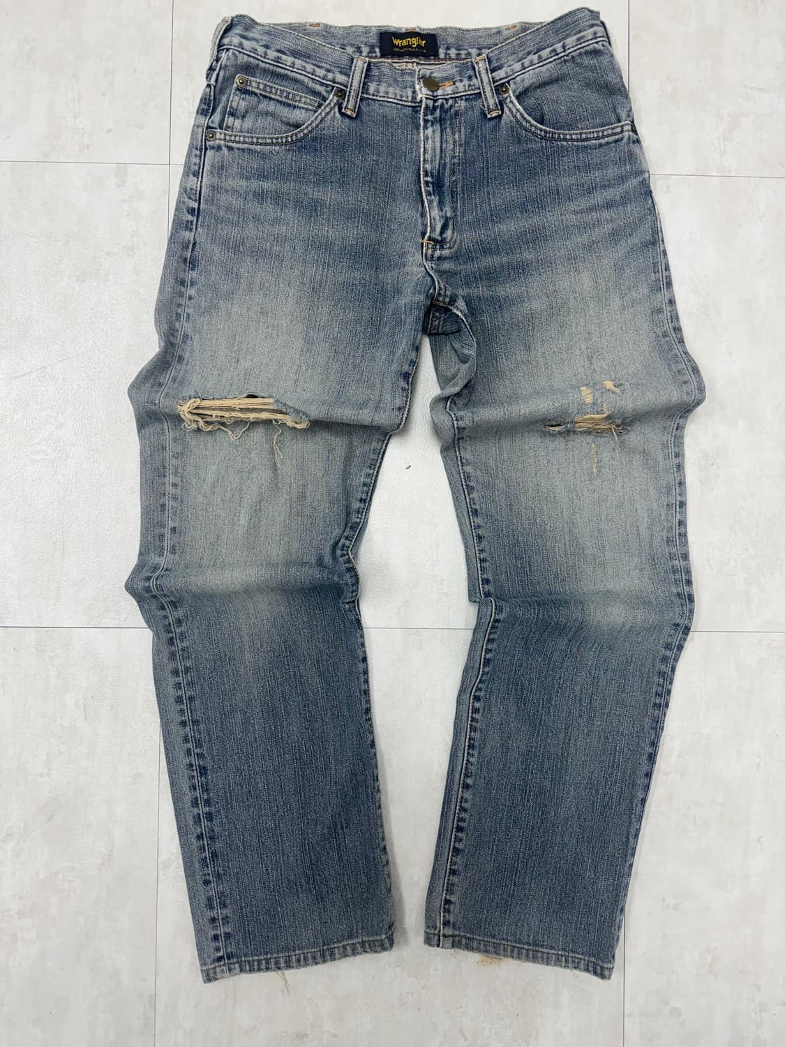 •랭글러(Wrangler) 워싱 데미지 데님 팬츠 상품이미지1