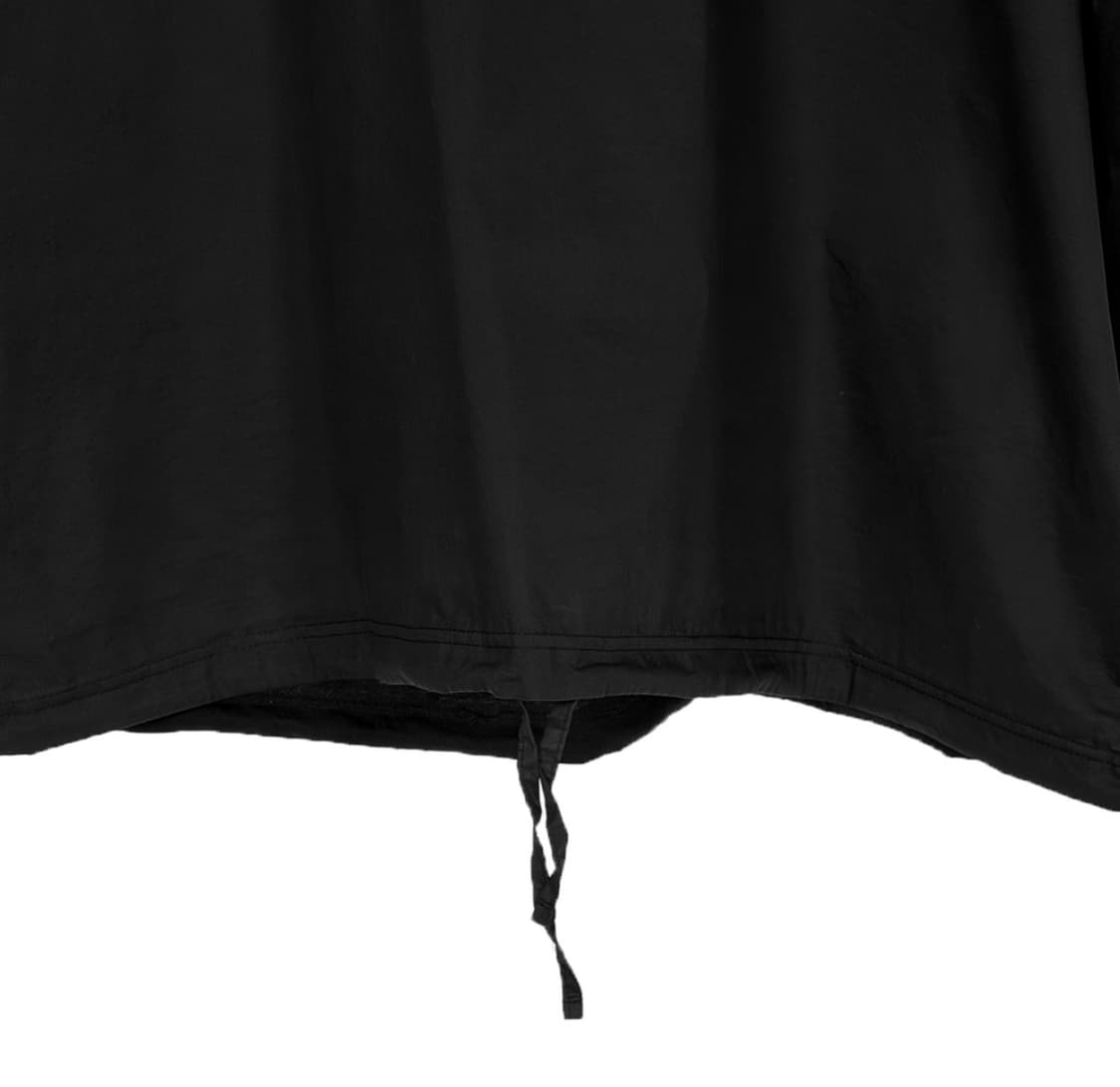 [M] 프라다 리나일론 삼각로고 스트링 포켓 테크니컬 반팔 티셔츠 블랙 상품이미지5