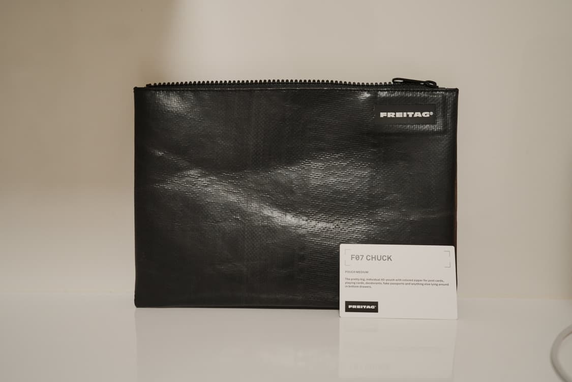 프라이탁 F07 CHUCK 척 파우치 올블랙 상품이미지1