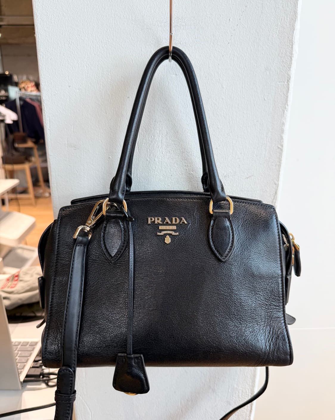 프라다 블랙 사피아노 투웨이 토트백  상품이미지3