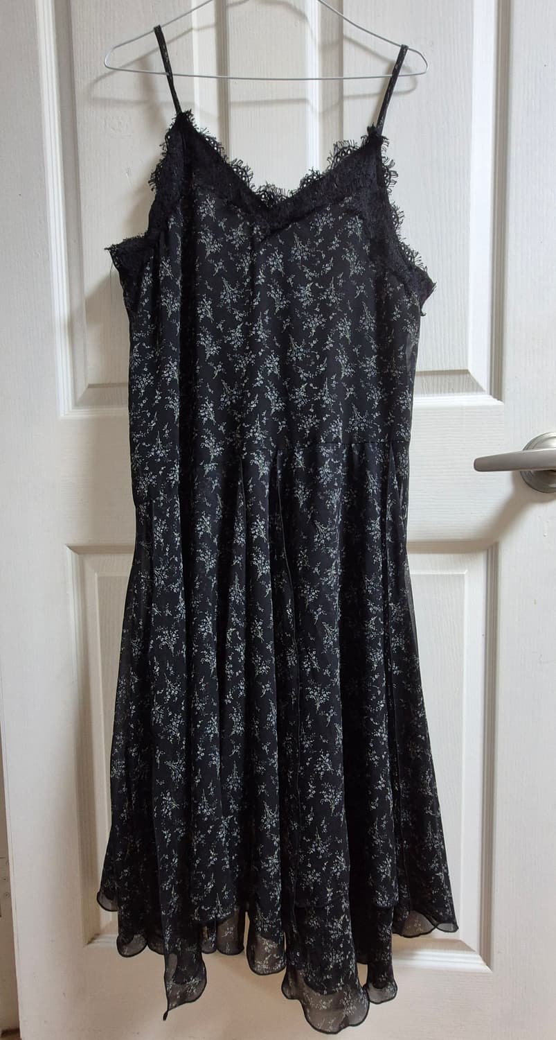 검정 잔꽃 롱 원피스 판매 상품이미지1