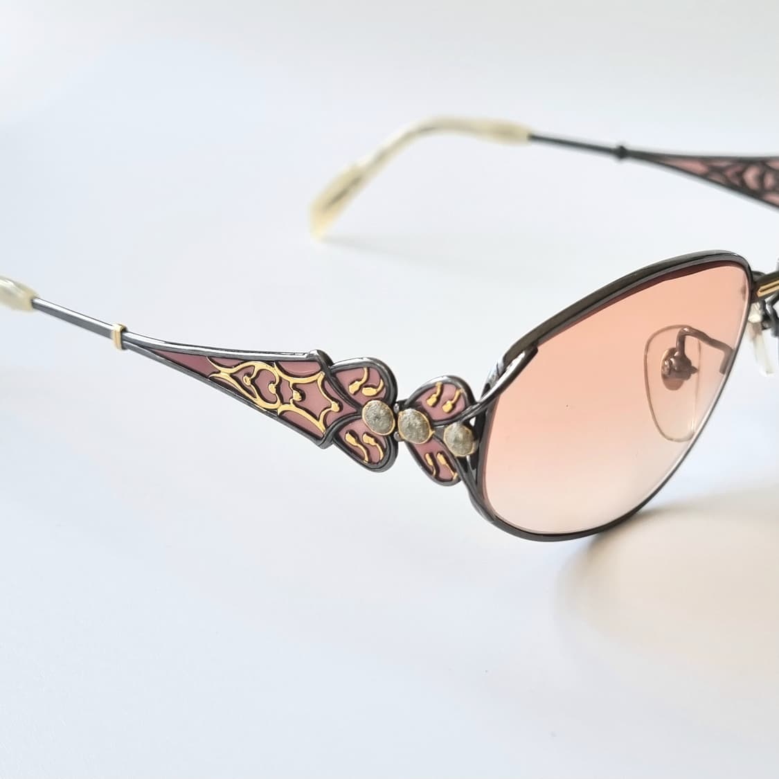 데드스탁 우아함을 담은 아르누보 스타일 틴트 선글라스 상품이미지7