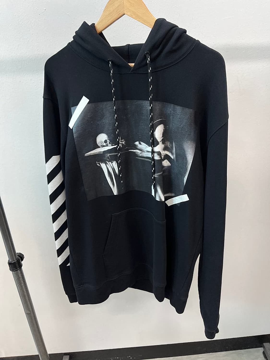 100-105) 오프화이트 카라바조 후드티  상품이미지3