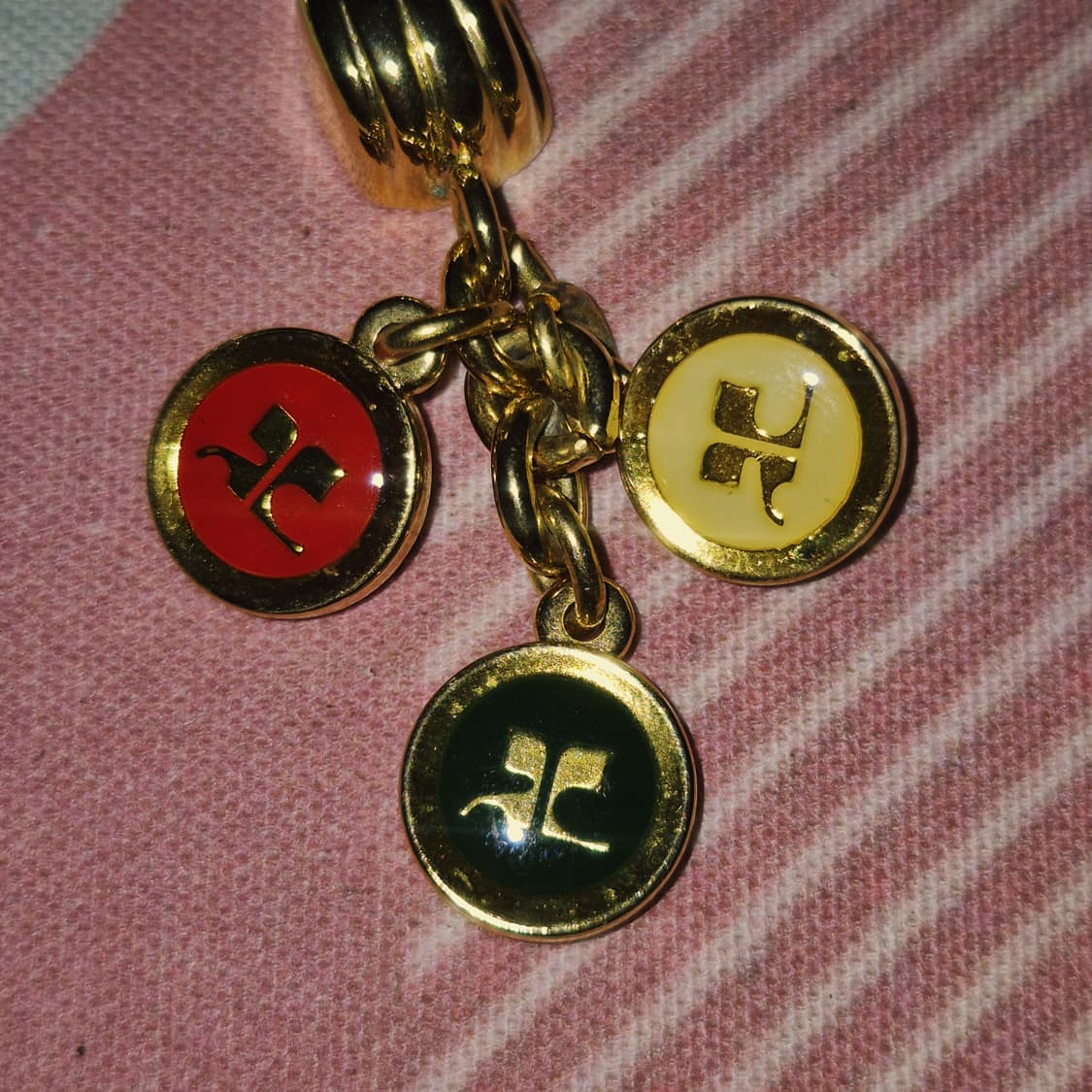 90s 꾸레쥬 핸드 로고 클로버 레이어드 키링 상품이미지8