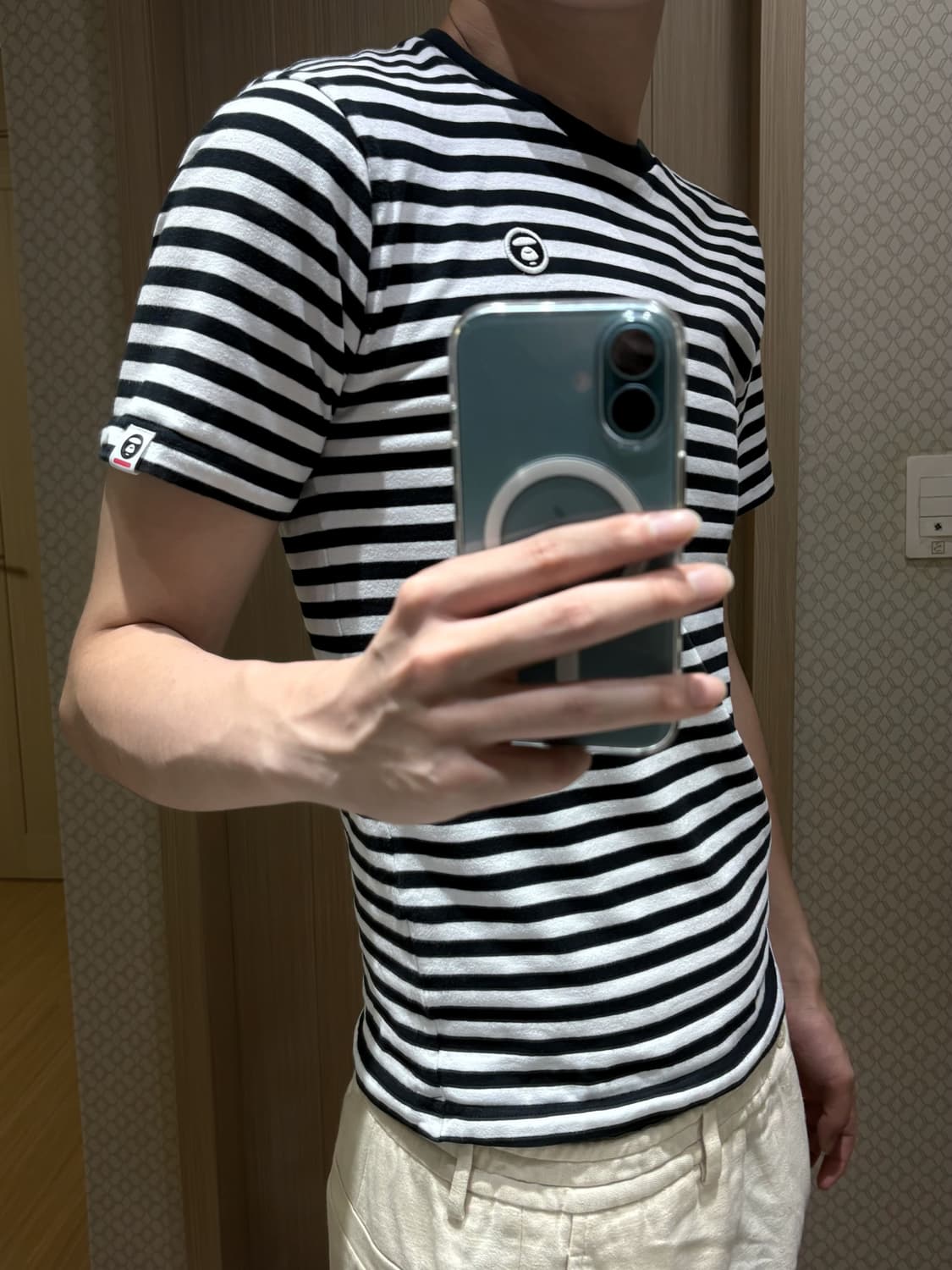 [S] 에이프(AAPE) 미니 문페이스 자수 스트라이프 반팔 티셔츠 상품이미지3