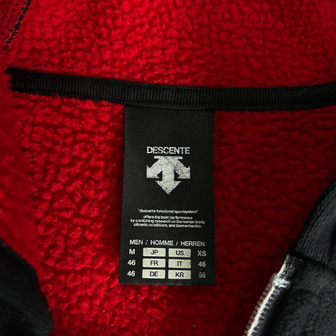 데상트 기모 후드집업  상품이미지2