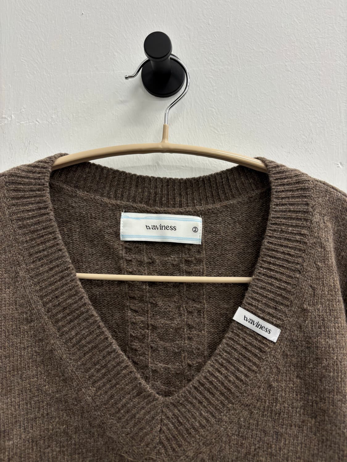 waviness 웨이비니스 케이블 브이넥 니트 상품이미지2