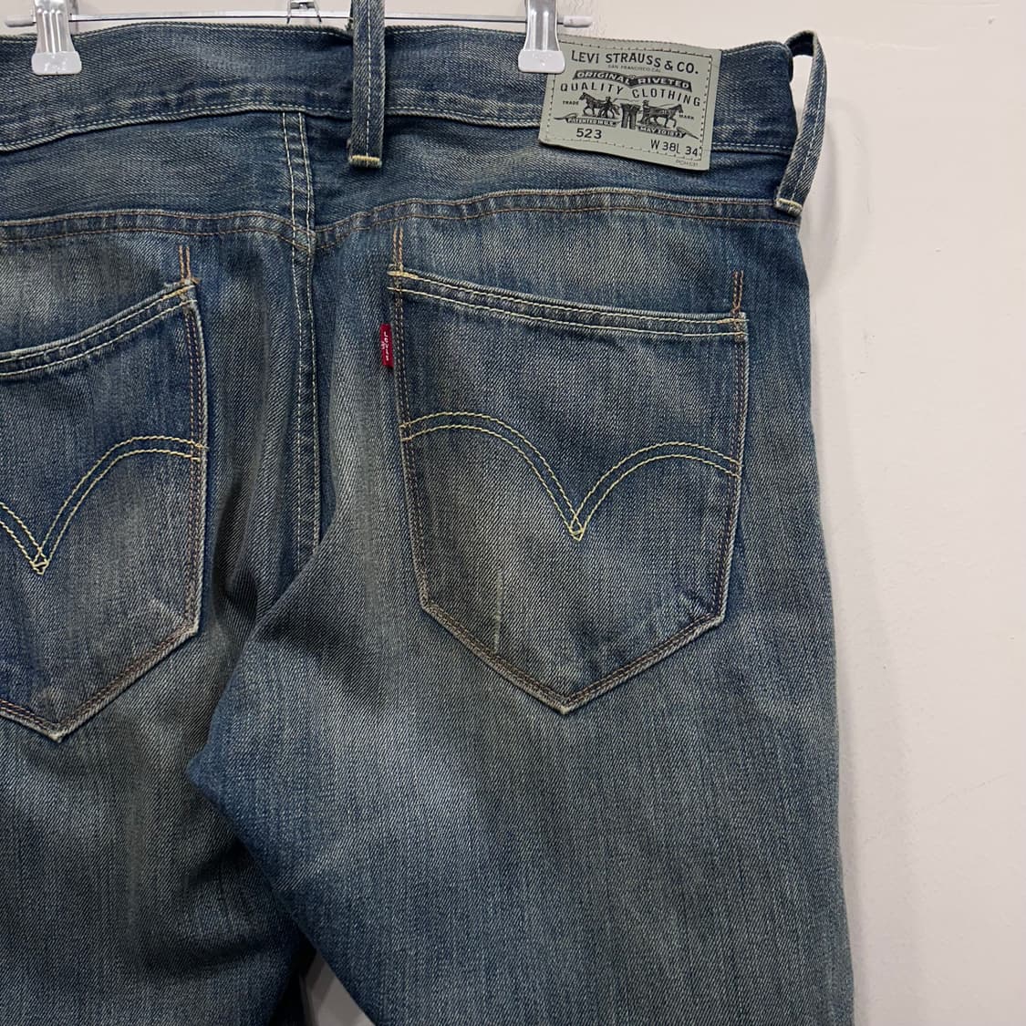 리바이스 523 레귤러핏 워시드 데님팬츠 상품이미지1