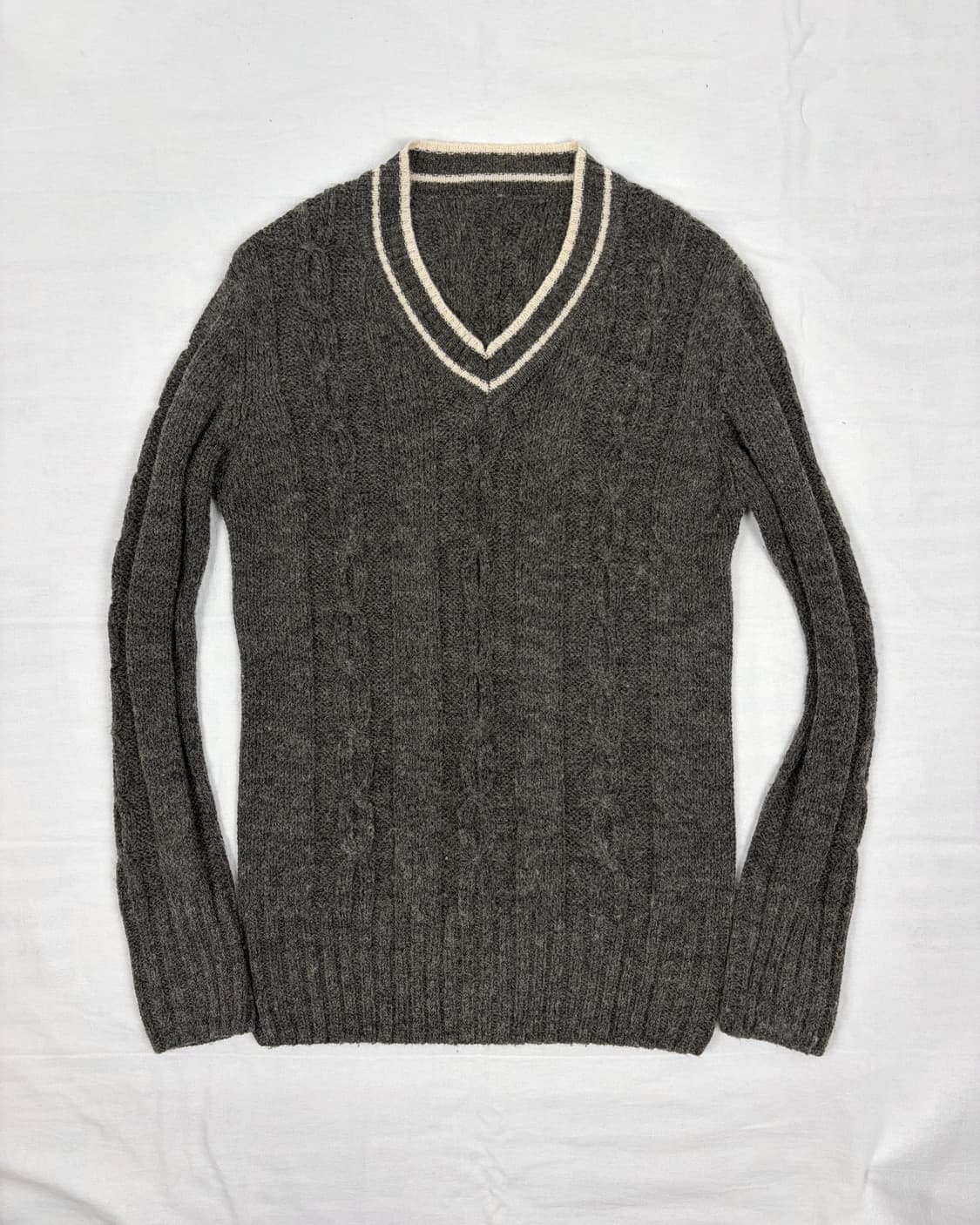 Soft Cable V-Neck Knit Top 상품이미지1