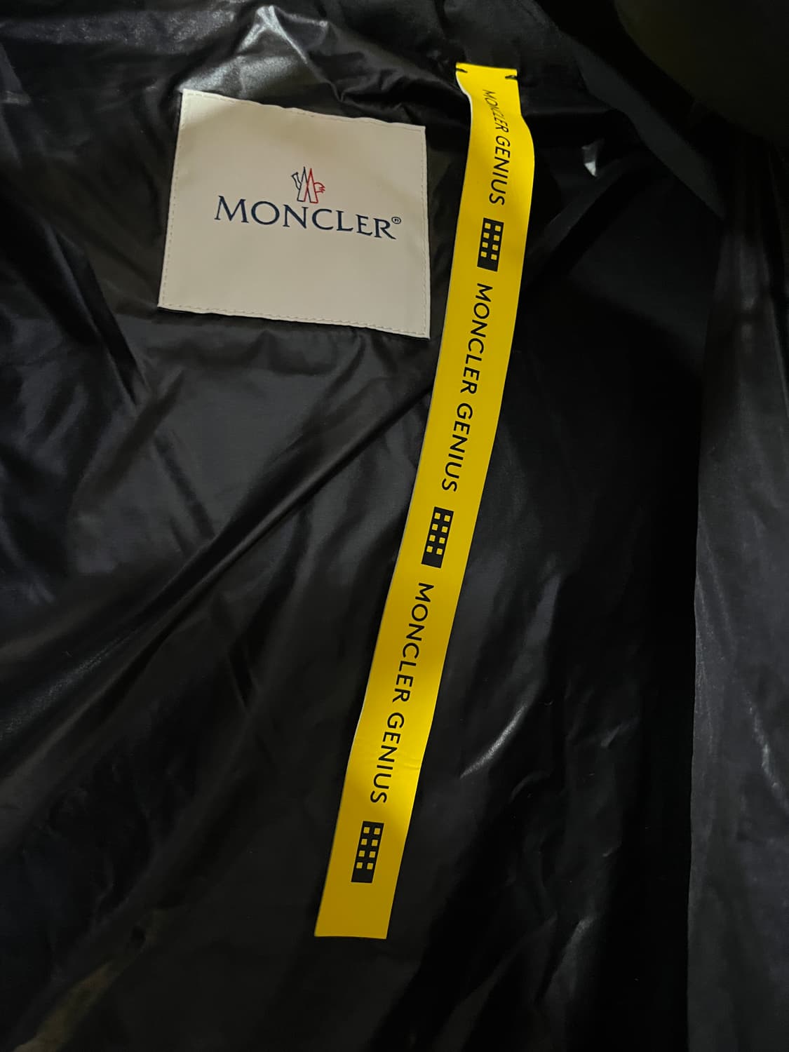 몽클레어 x 락네이션 바이 제이지 안틸라 숏다운 상품이미지2