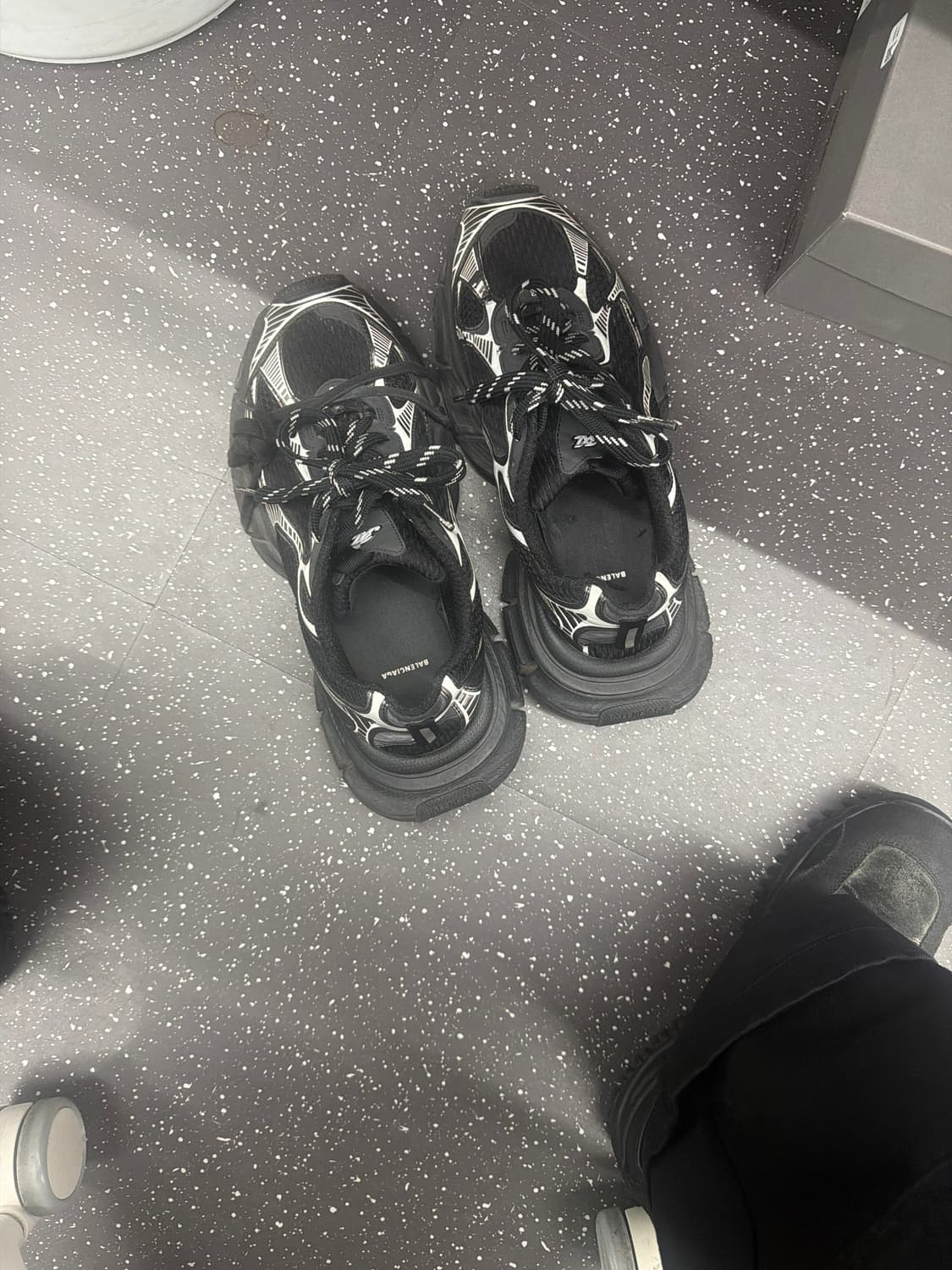 [43] 발렌시아가 3xl 상품이미지1