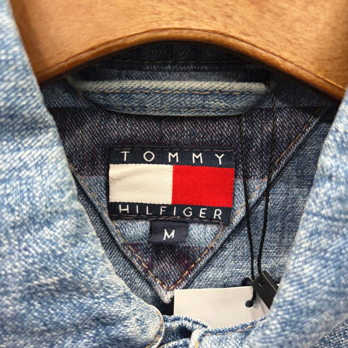 타미힐피거 데님 자켓 성조기 프린팅 로고 레터링 자수 슬리브 디테일 블루 상품이미지8
