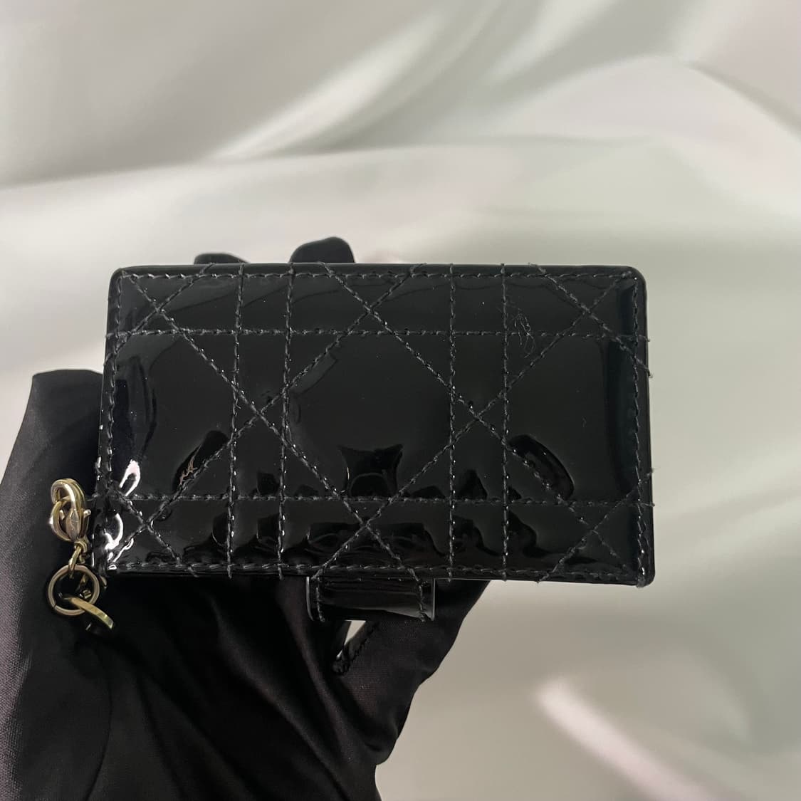 디올 레이디 페이던트 아코디언 카드지갑 블랙 +쇼핑백 포함 상품이미지3
