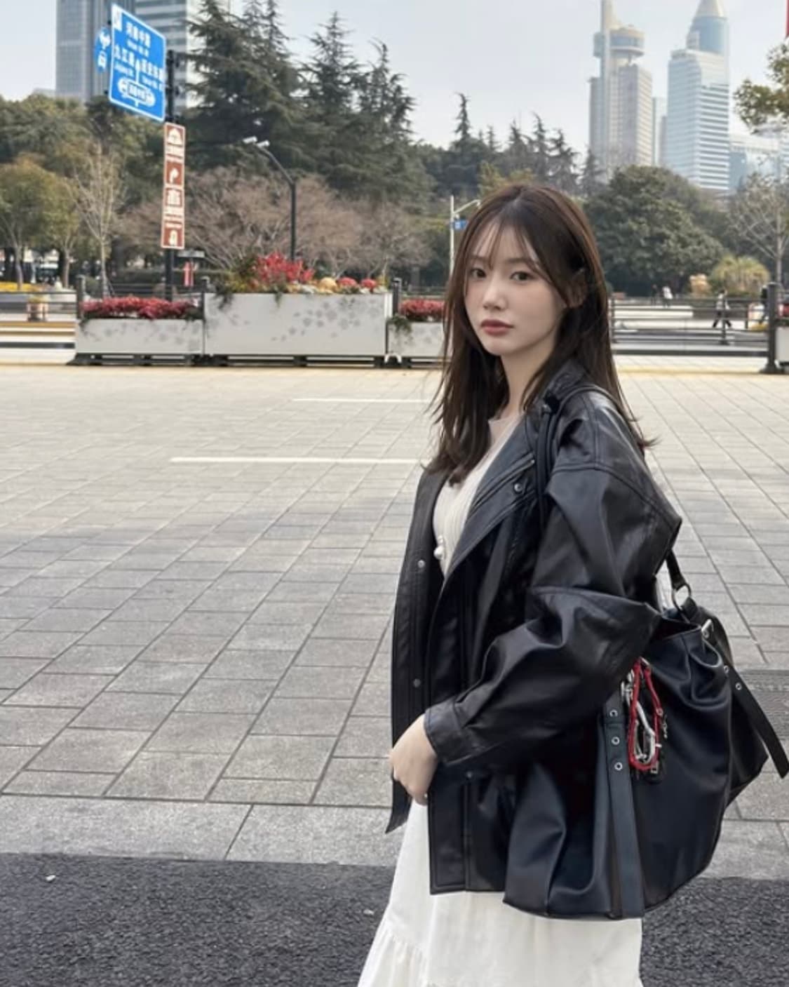 이유경X여밈 - 트라페즈 백 블랙 상품이미지1