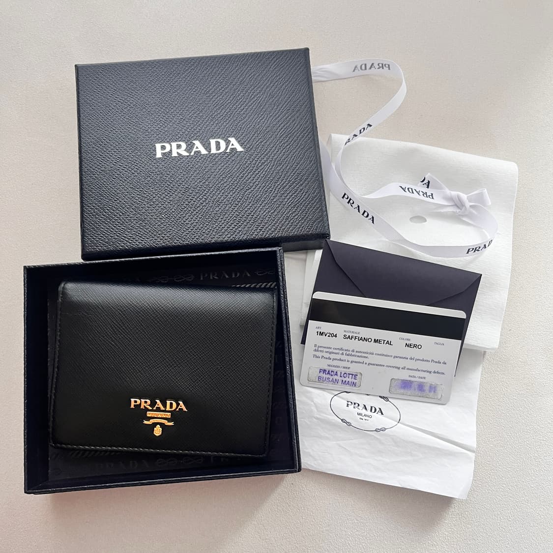 [A급/정품] 프라다 지갑 블랙 풀구성 상품이미지2