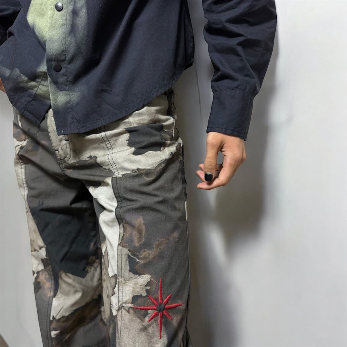 Kusikohc Burn Printed Pants 상품이미지1