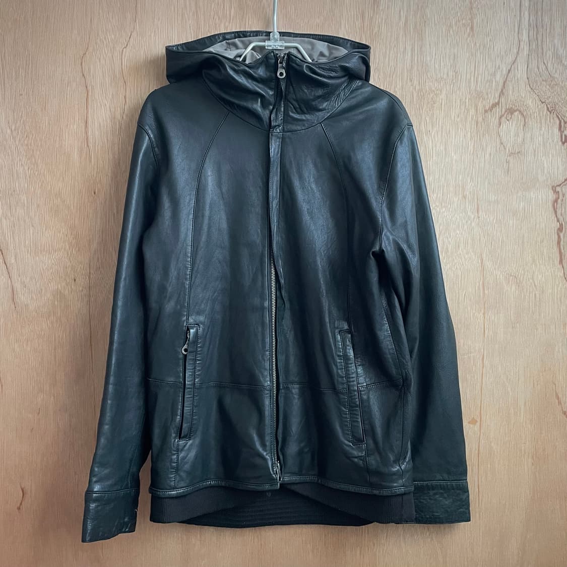 Lui’s 레더 후드 집업 자켓 상품이미지4
