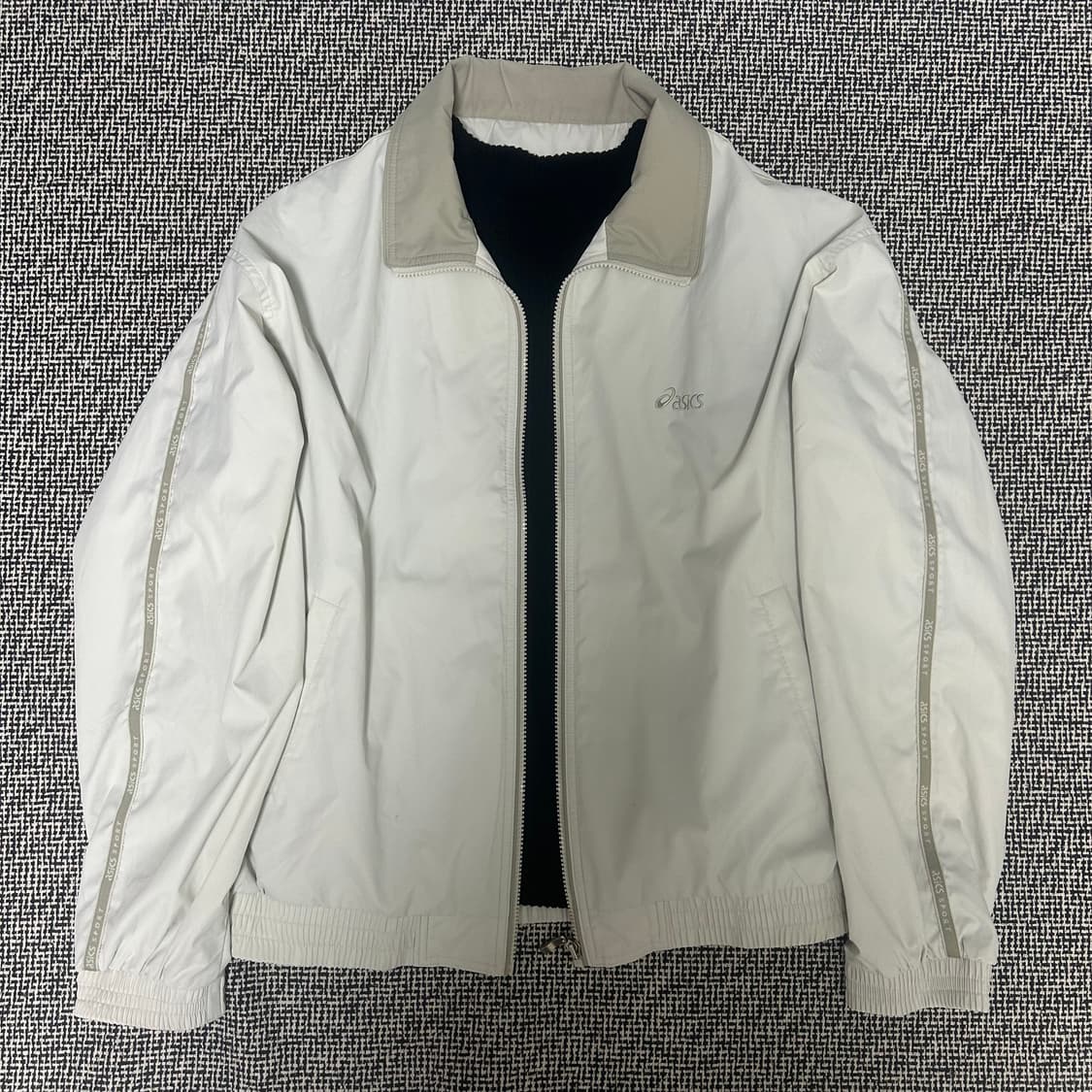 아식스 바람막이 상품이미지1