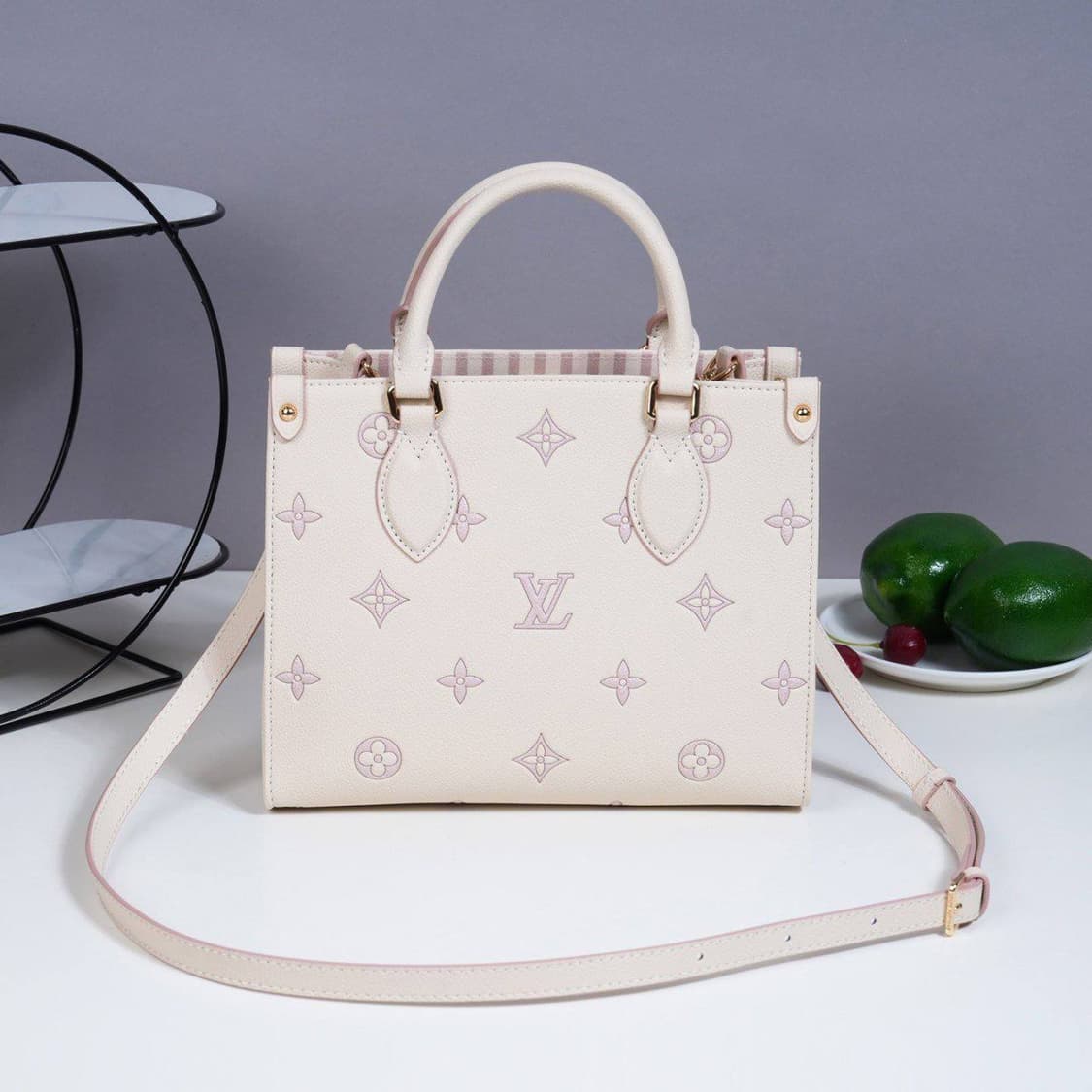 루이 비통의 온더고 PM (OnTheGo PM) 토트백 상품이미지2