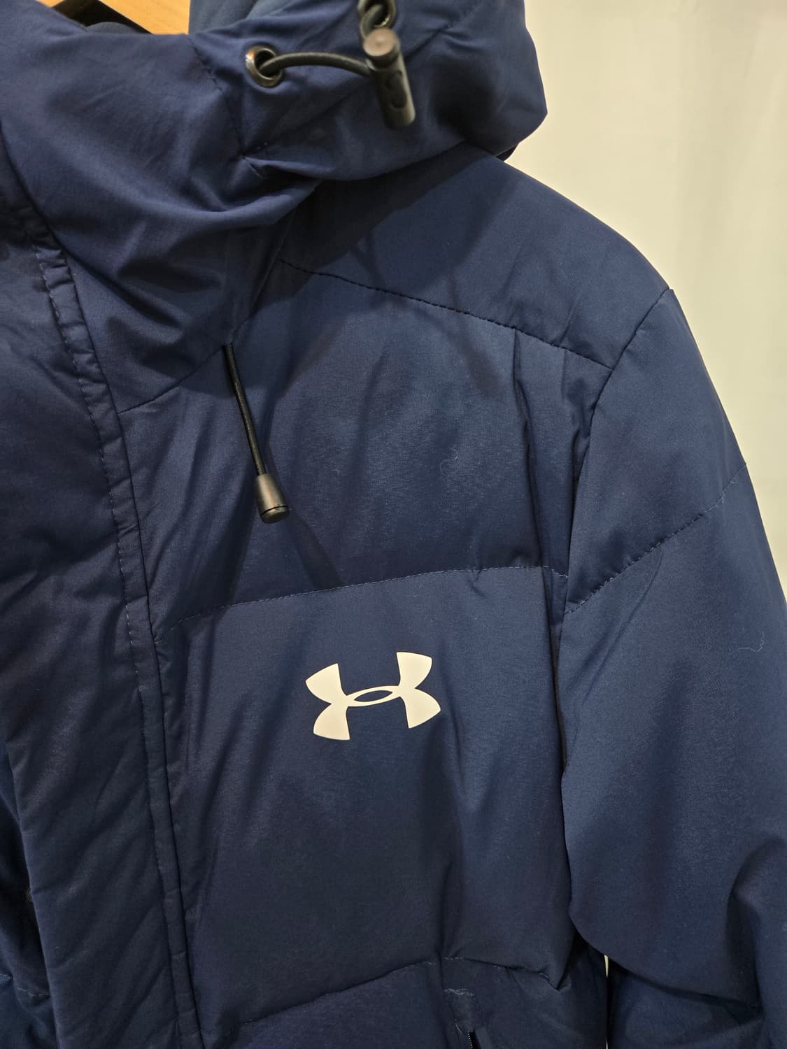 언더아머 다운 벤치 롱패딩 공용 s-m 상품이미지3