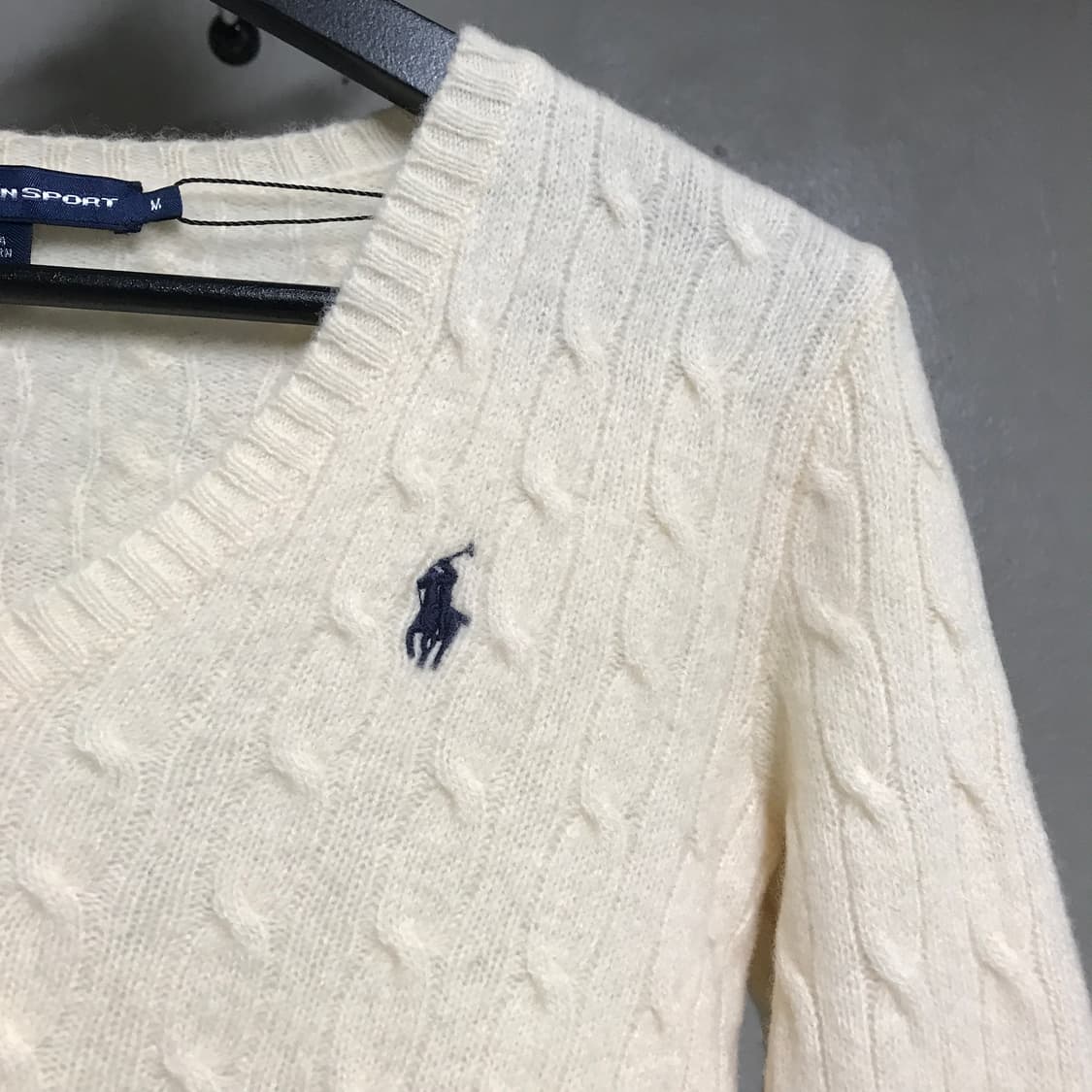 폴로 랄프로렌 케이블 브이넥 니트 화이트 M(W) 상품이미지4