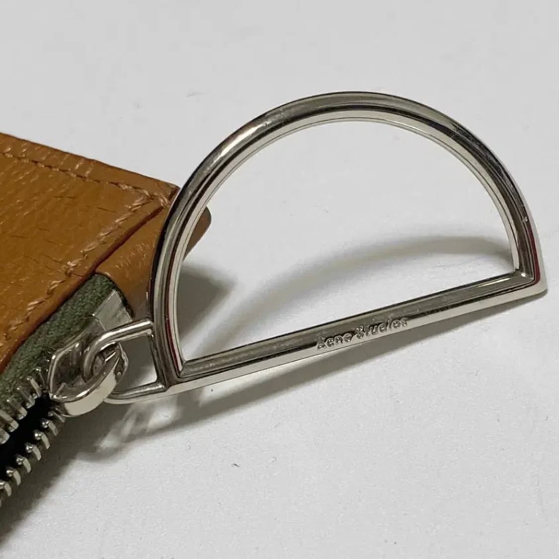 [정품] ACNE STUDIOS 아크네 스튜디오 D링 송아지가죽 클러치백 상품이미지4