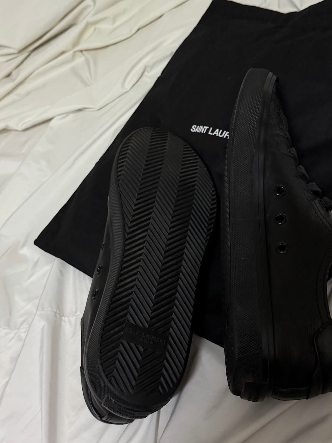 생로랑 블랙 레더 스니커즈 상품이미지5