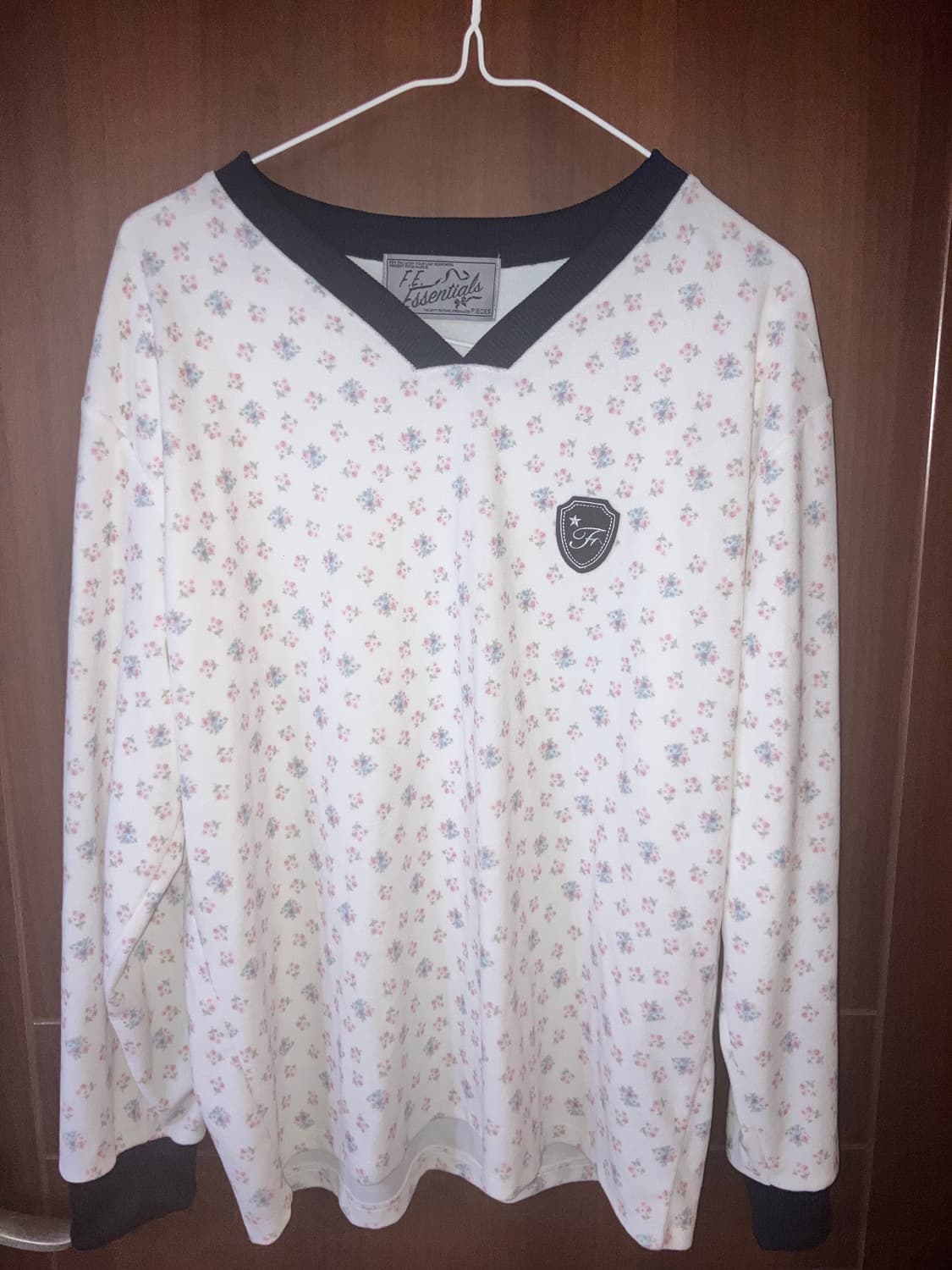 샵페어리 테리티셔츠 V neck flower terry shirt 상품이미지3