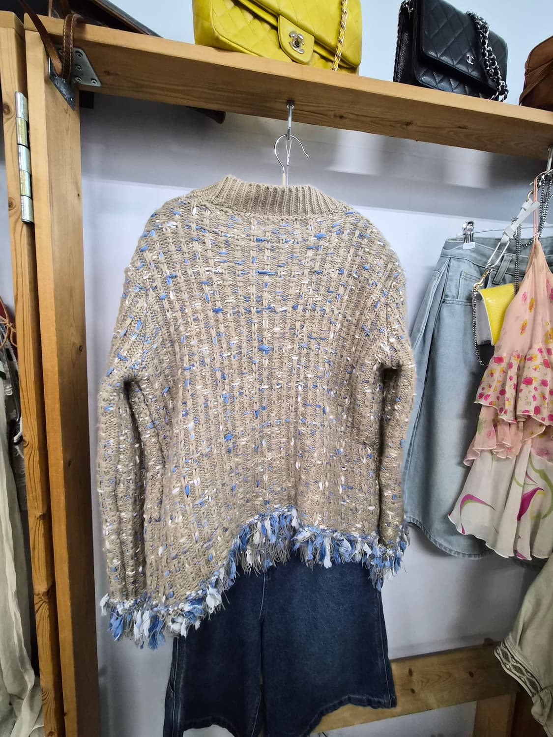 COS 프린지 트위드 니트 가디건 . 카고데님  버뮤다팬츠 상품이미지6