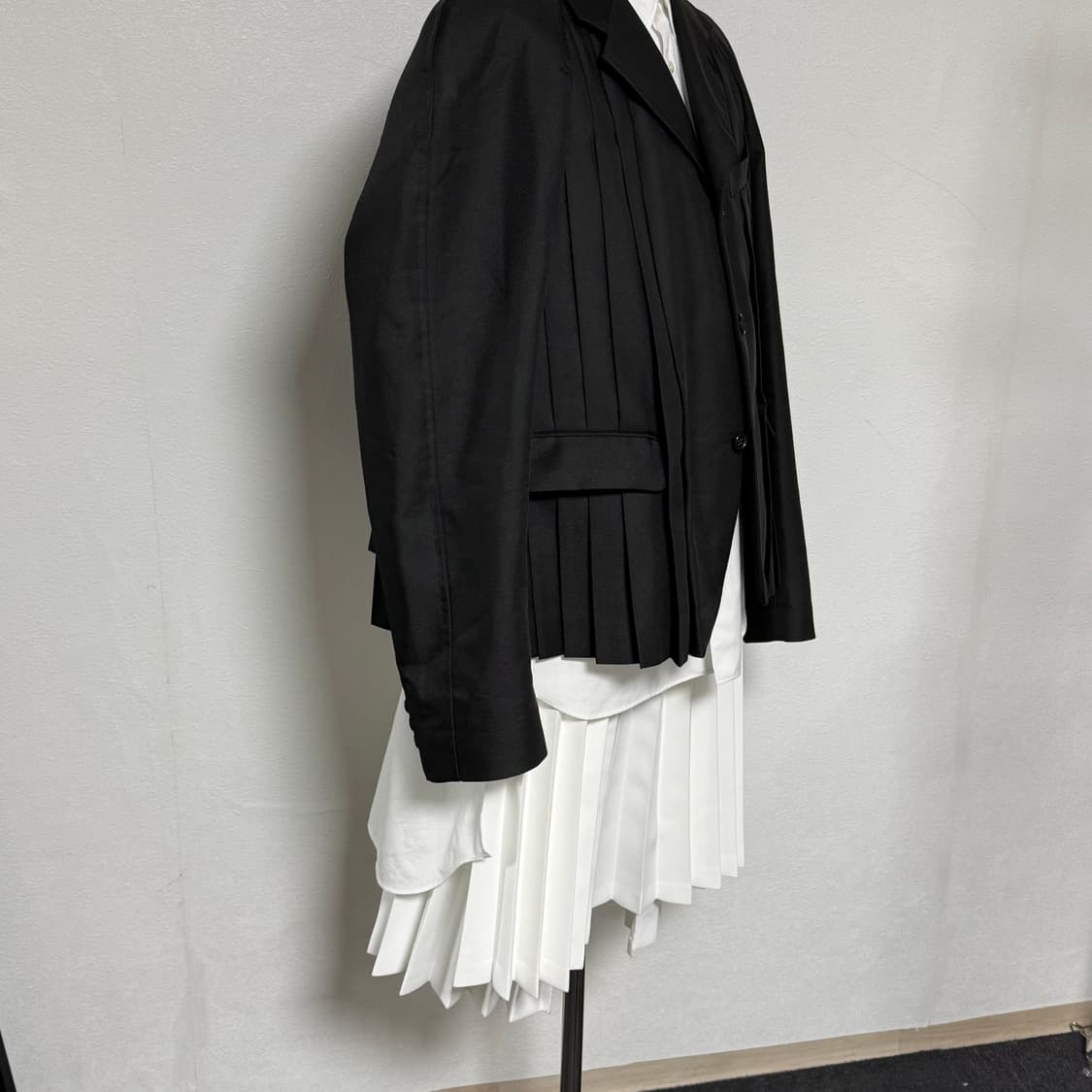 24aw 꼼데가르송 옴므플러스 플리츠 레이어드 숏팬츠m 상품이미지4