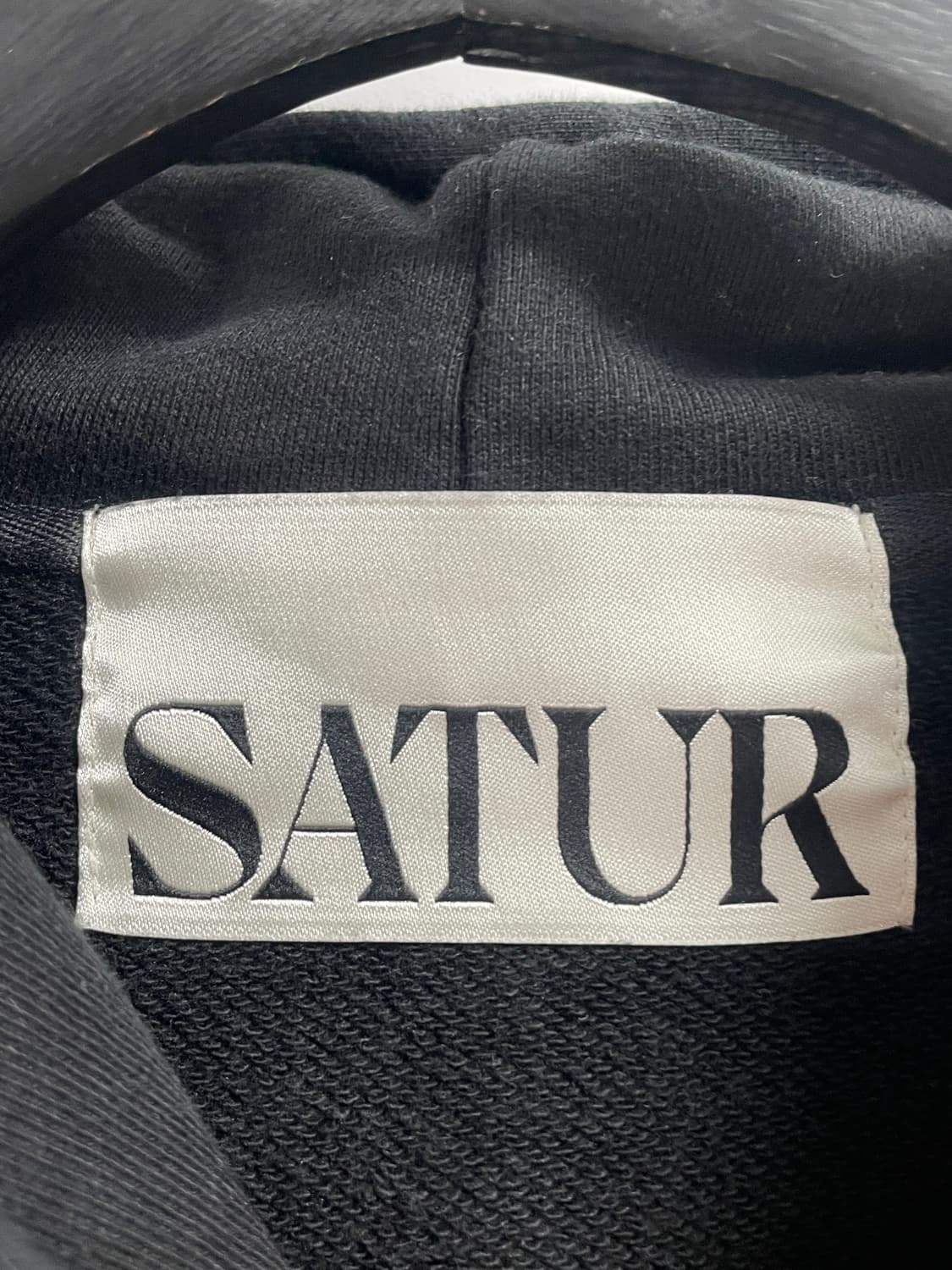 세터 리벳 아플리케 빅로고 후드티 (on.323) 상품이미지4