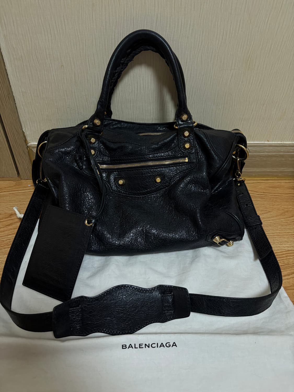 발렌시아가 르 시티 모터백 시티백 미디움 블랙 상품이미지2