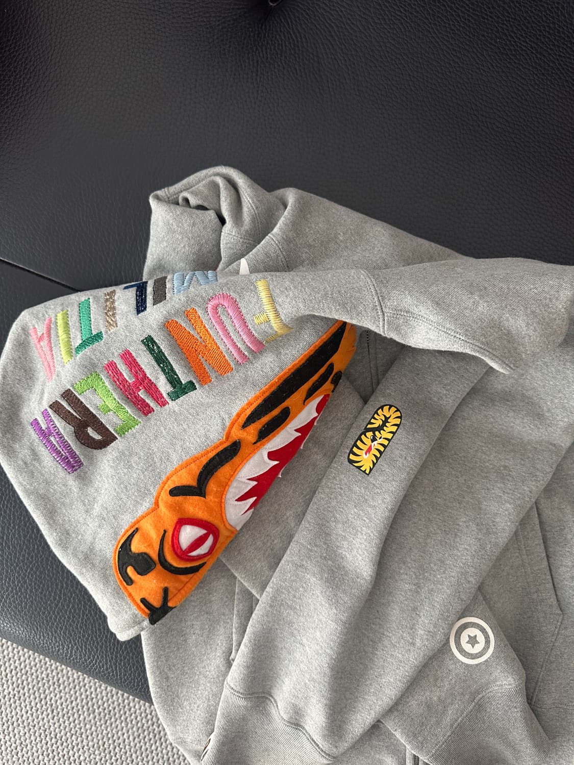 베이프 타이거 후드집업 상품이미지3