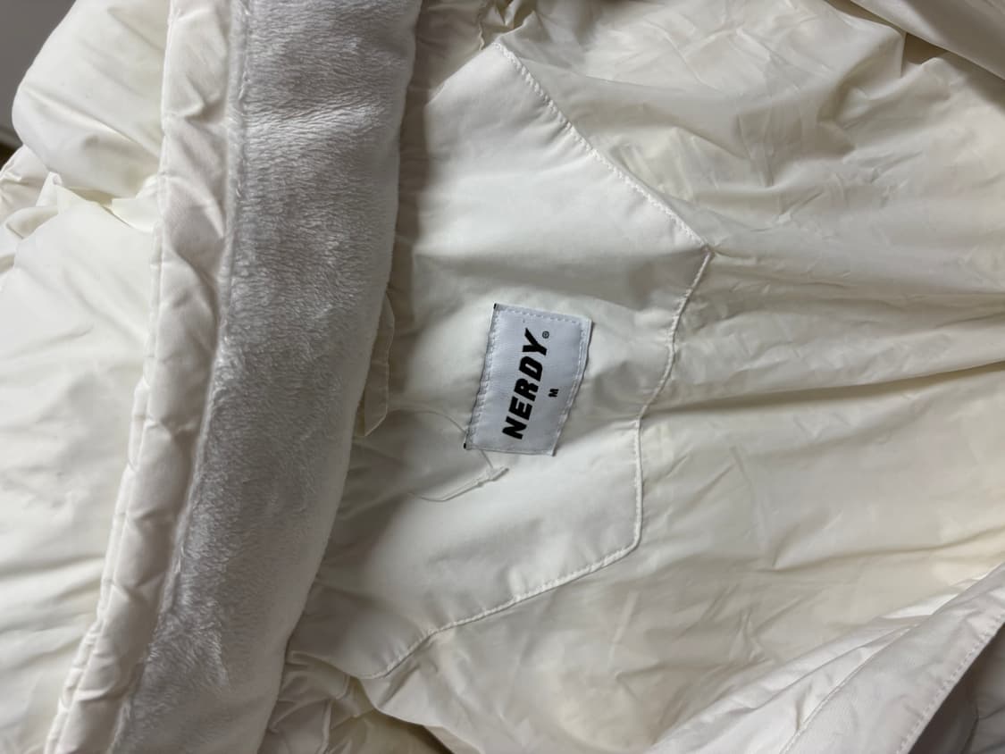 널디 화이트 롱패딩 M사이즈 상태 정말 깨끗해요 상품이미지7