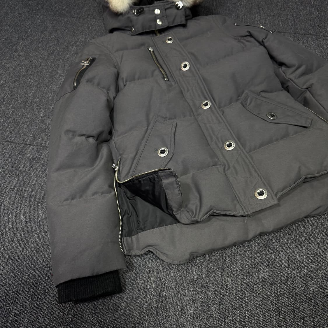 무스너클 여성 화이트퍼 패딩 상품이미지4