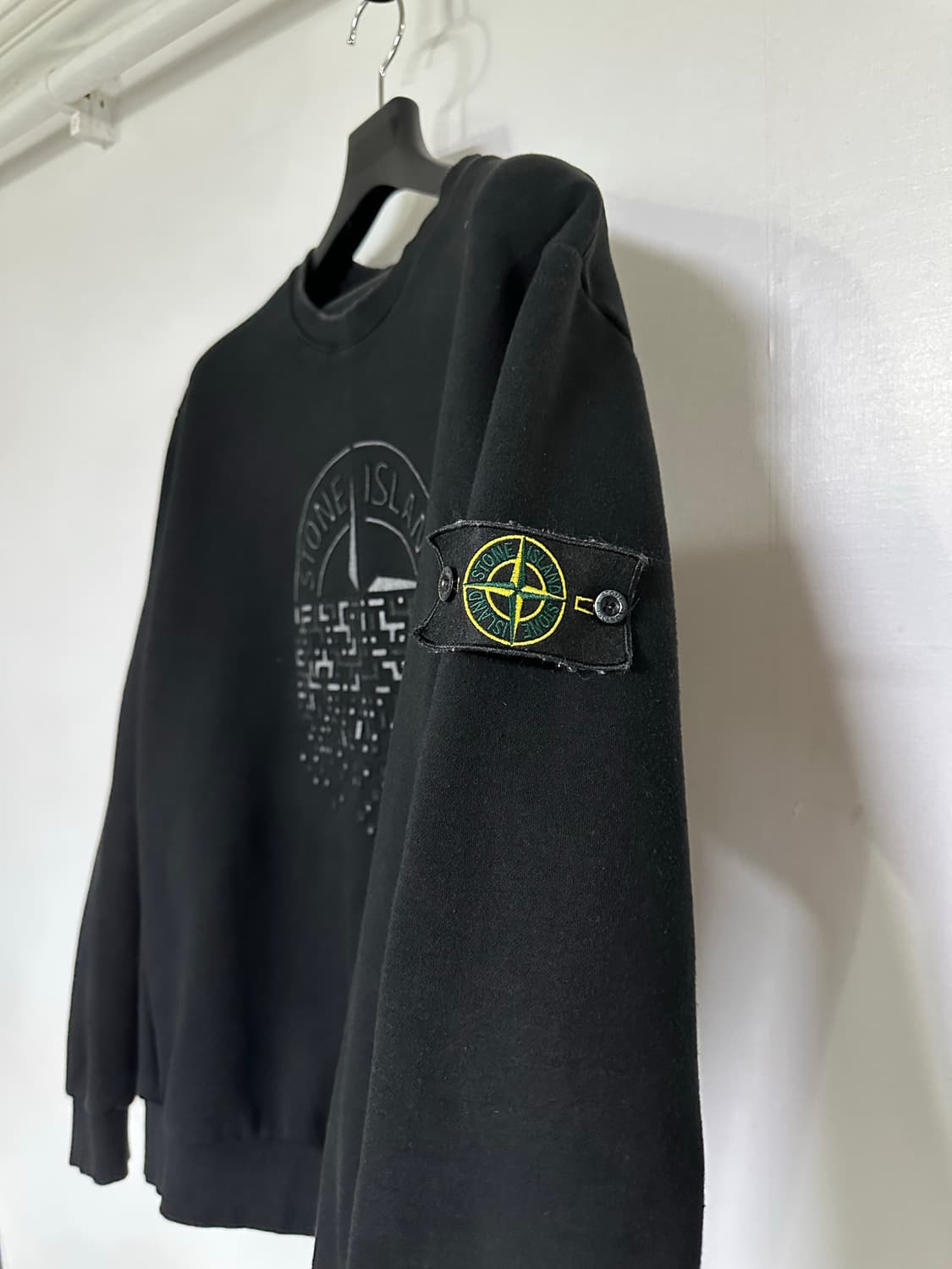 스톤아일랜드 블랙 프린팅 맨투맨 54 상품이미지2