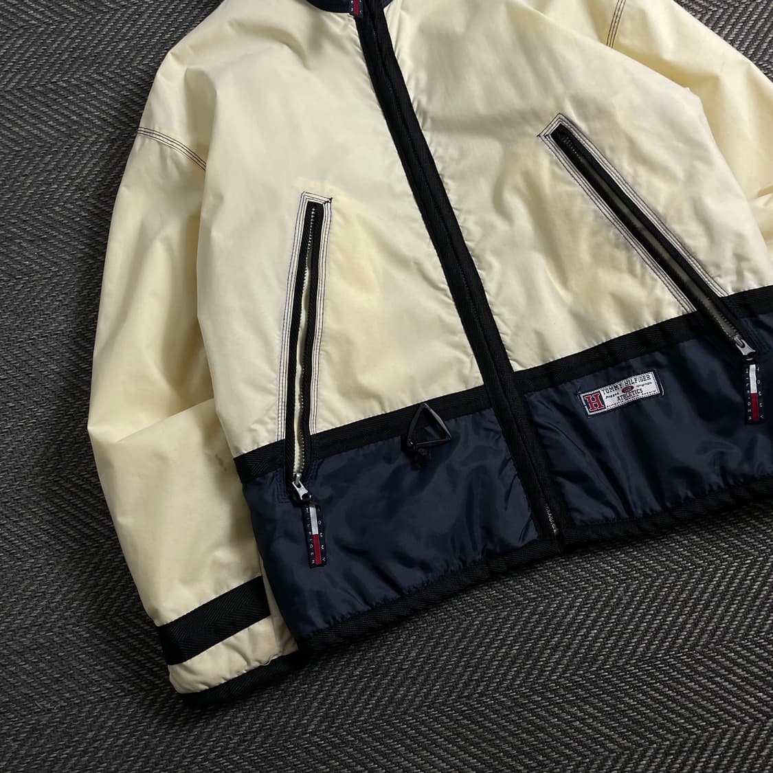 00s 타미힐피거 올드스쿨 빅로고 스티치 디테일 박시핏 점퍼o 4516 상품이미지3