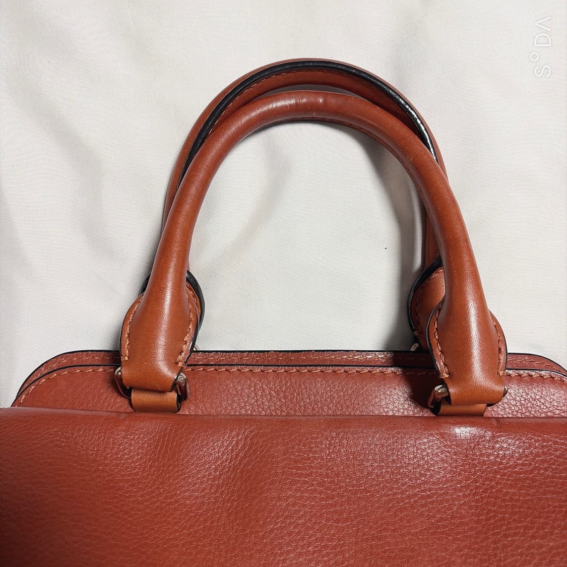 버버리 브라운 레더 캔버스 토트백 상품이미지3