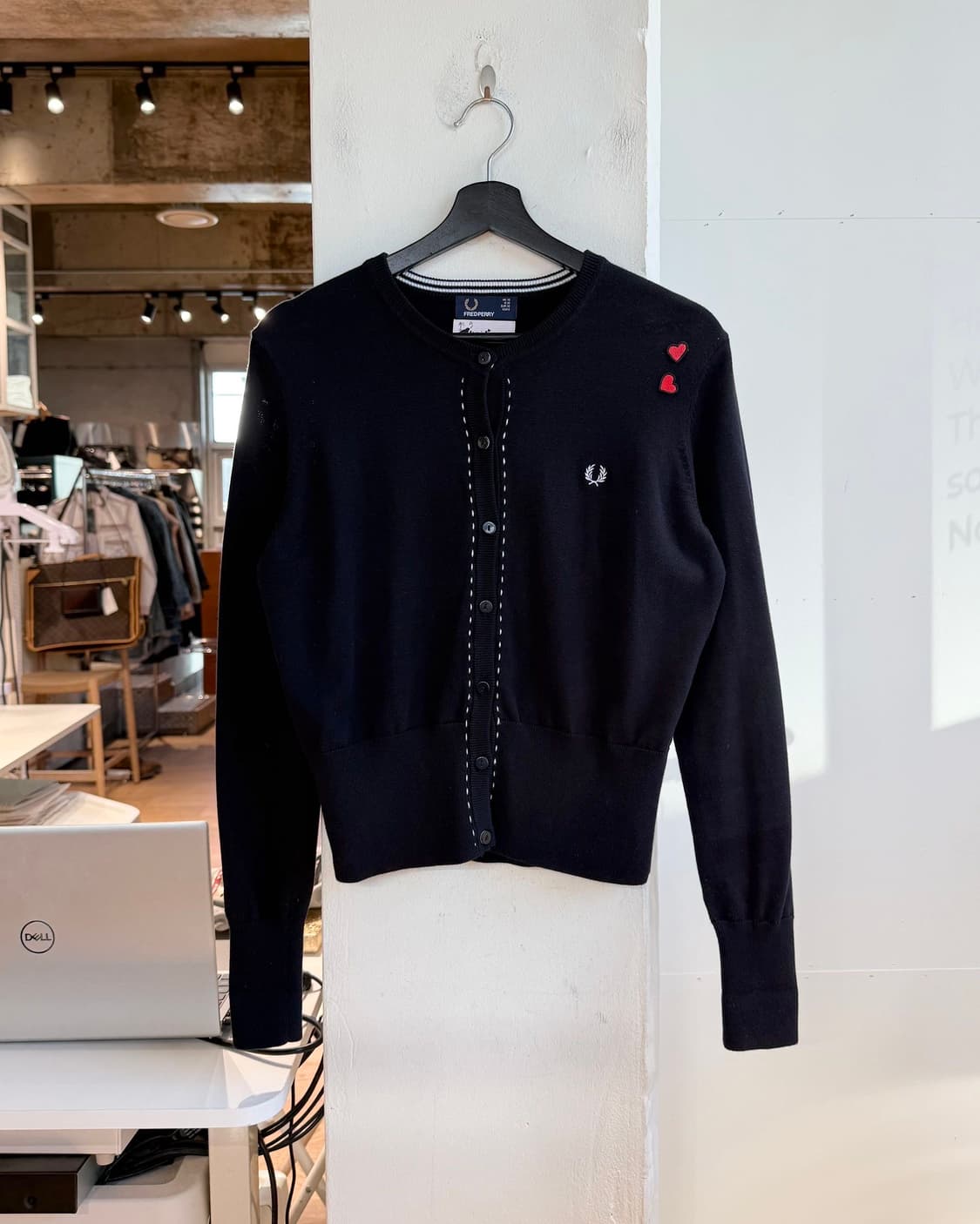 프레드페리 x 에이미 와인하우스 블랙 버튼 가디건  상품이미지2