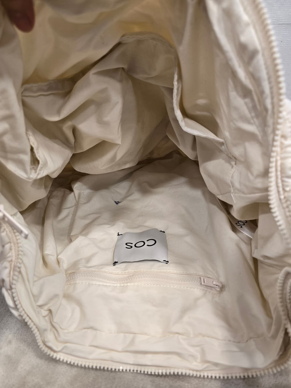 COS 코스 퀼팅 오버사이즈 숄더백 상품이미지6