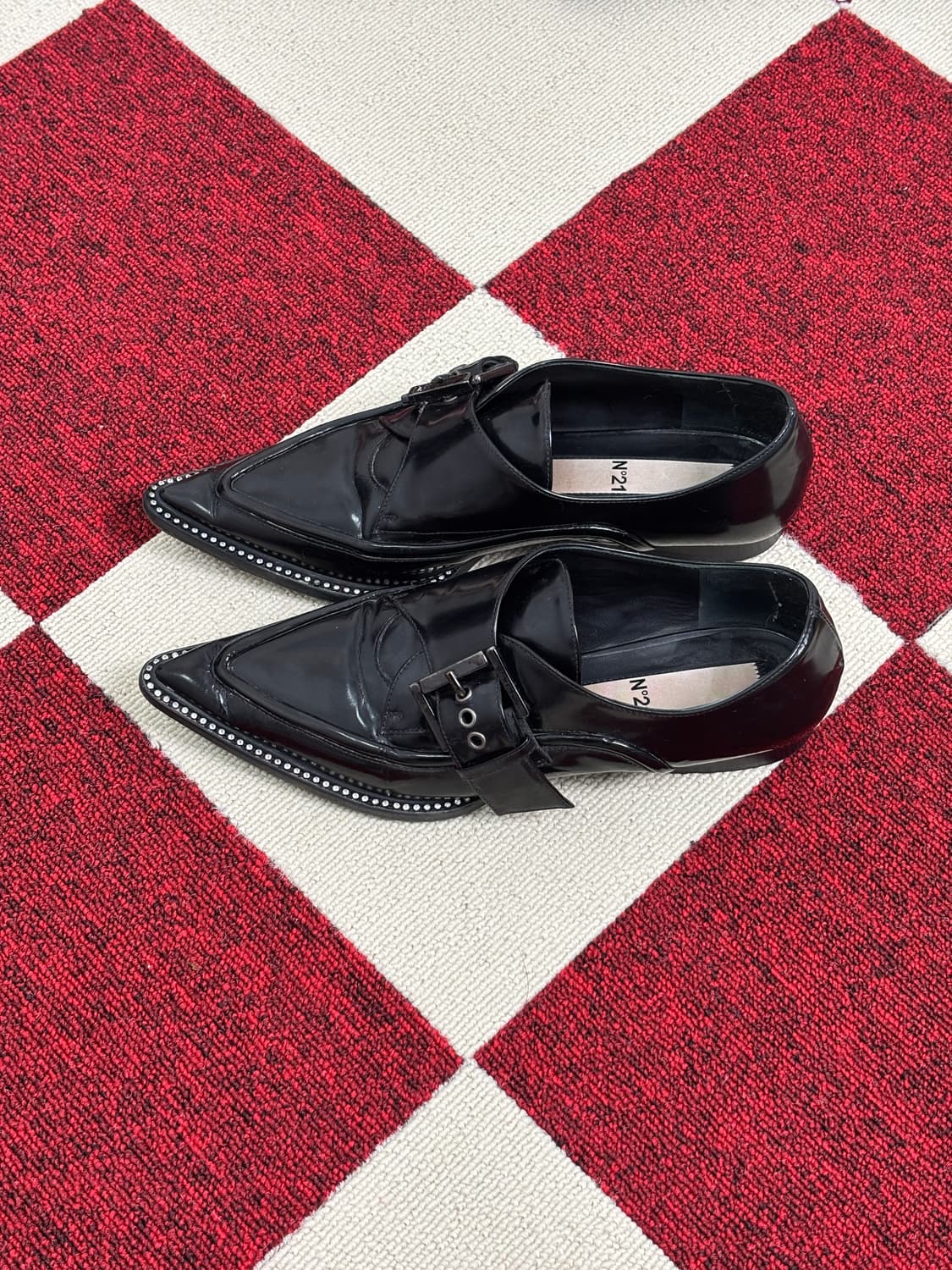 N21 Crystal-Studded Pointed Buckle Loafe 상품이미지5