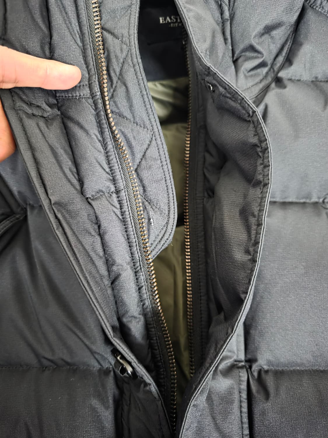 이스트로그 유틸리티 패딩 24FW 블랙 상품이미지5