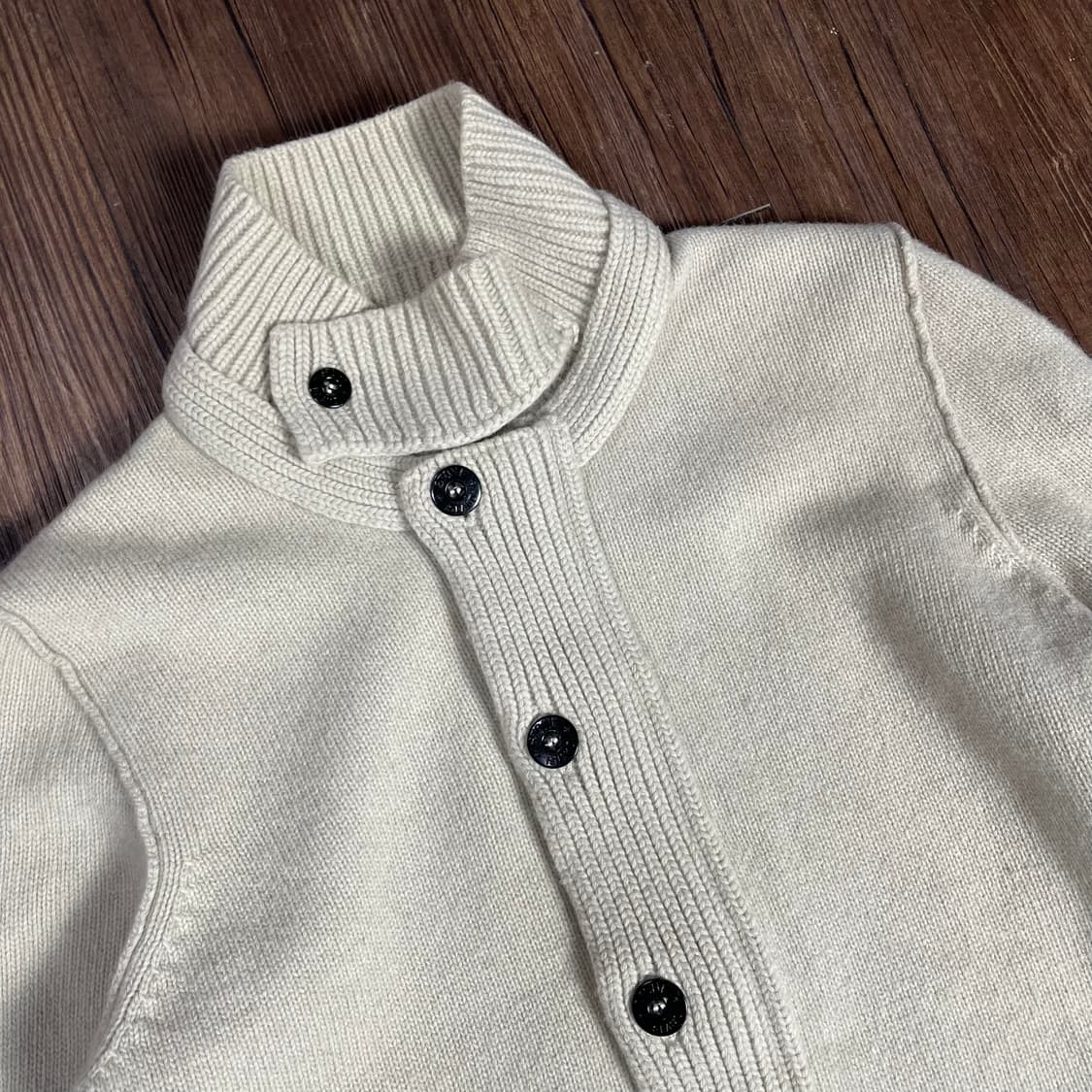 [Stone Island] 22~23F/W 스톤아일랜드 와펜 울 가디건 상품이미지2