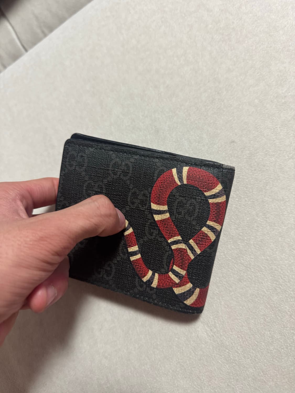 구찌 킹스네이크 GG 수프림 반지갑 상품이미지4