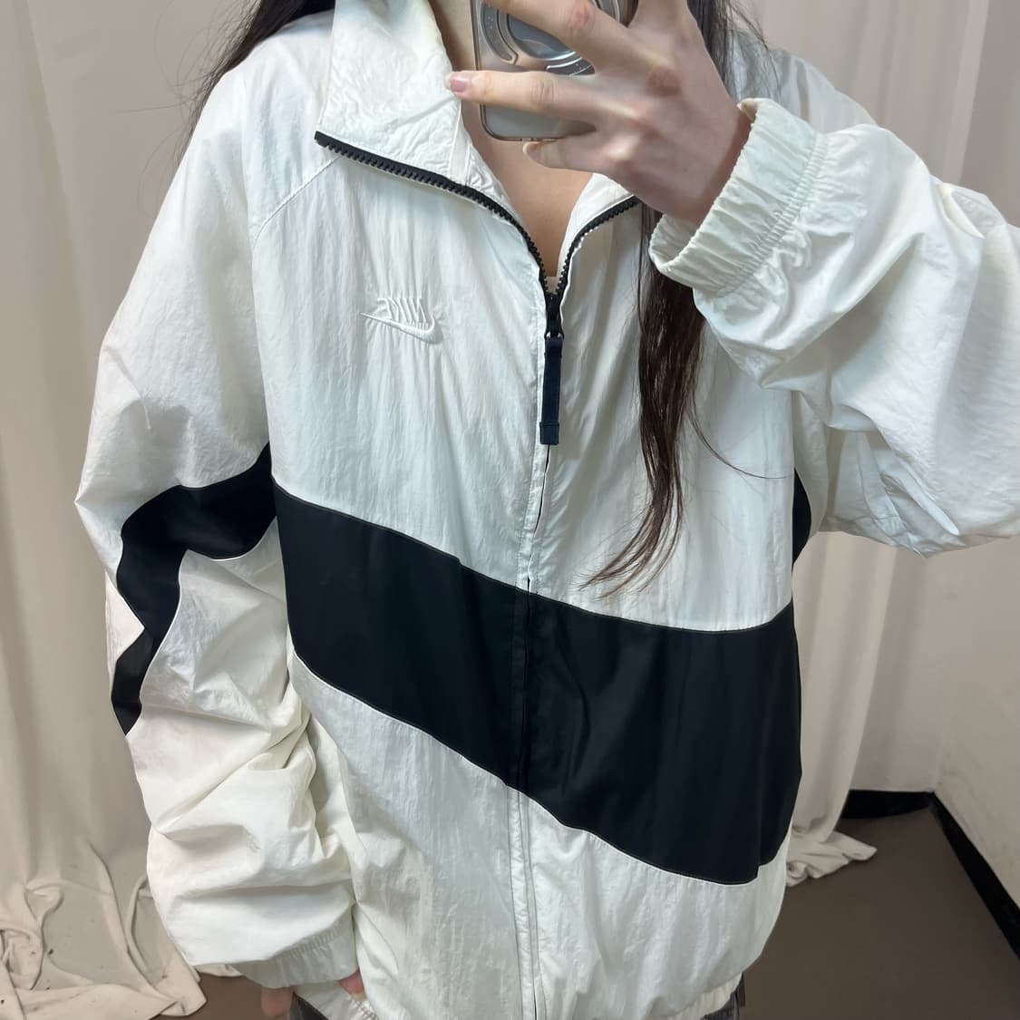 Nike big swoosh white windbreaker 상품이미지3