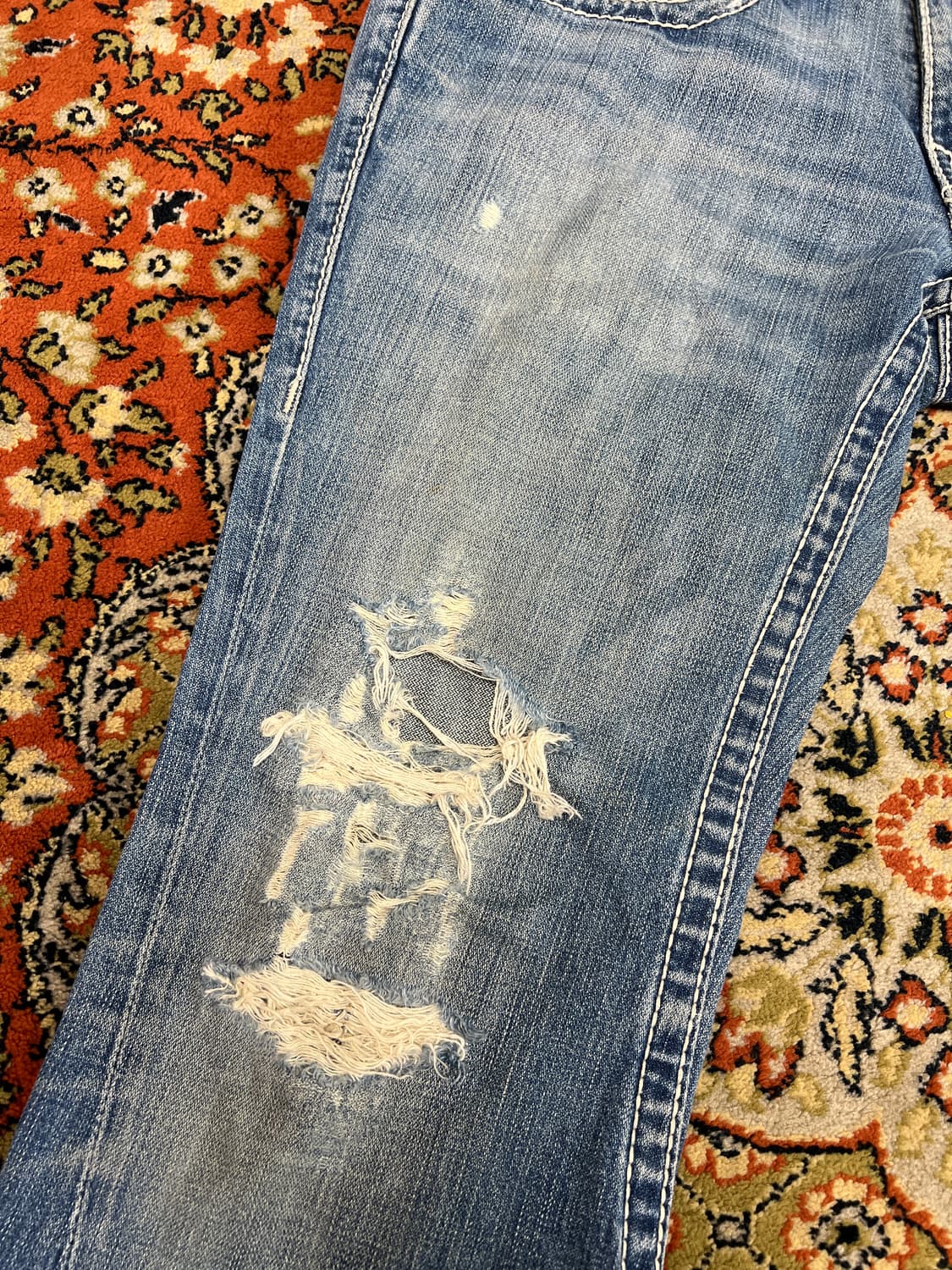 [32] 트루릴리전 조이 빅 티 부츠컷 플레어 데님 팬츠 상품이미지6