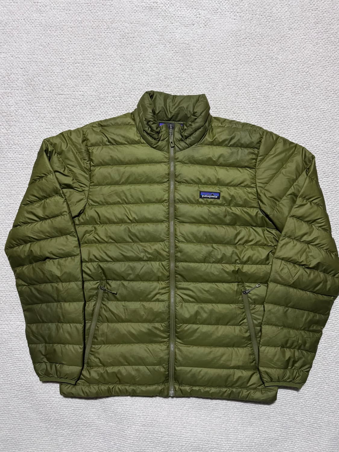 파타고니아 구스다운 경량 패딩 올리브 M 상품이미지1