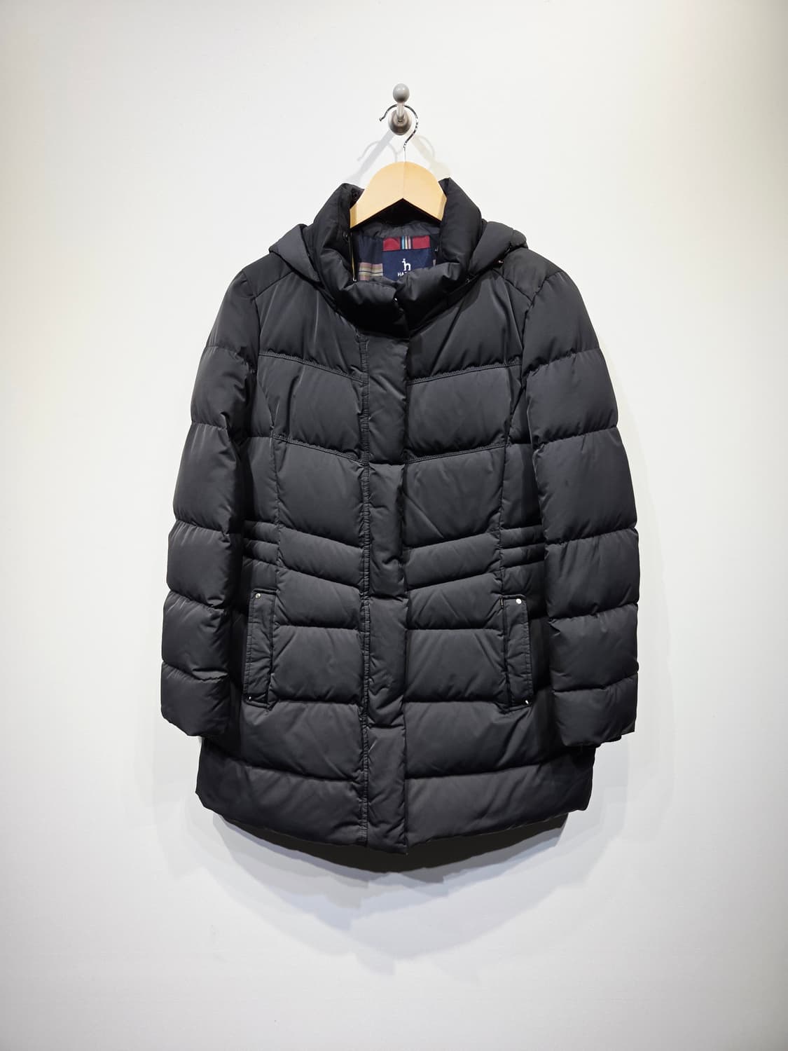 헤지스(HAZZYS) 클래식 체크 안감 블랙 구스다운 롱패딩 상품이미지2