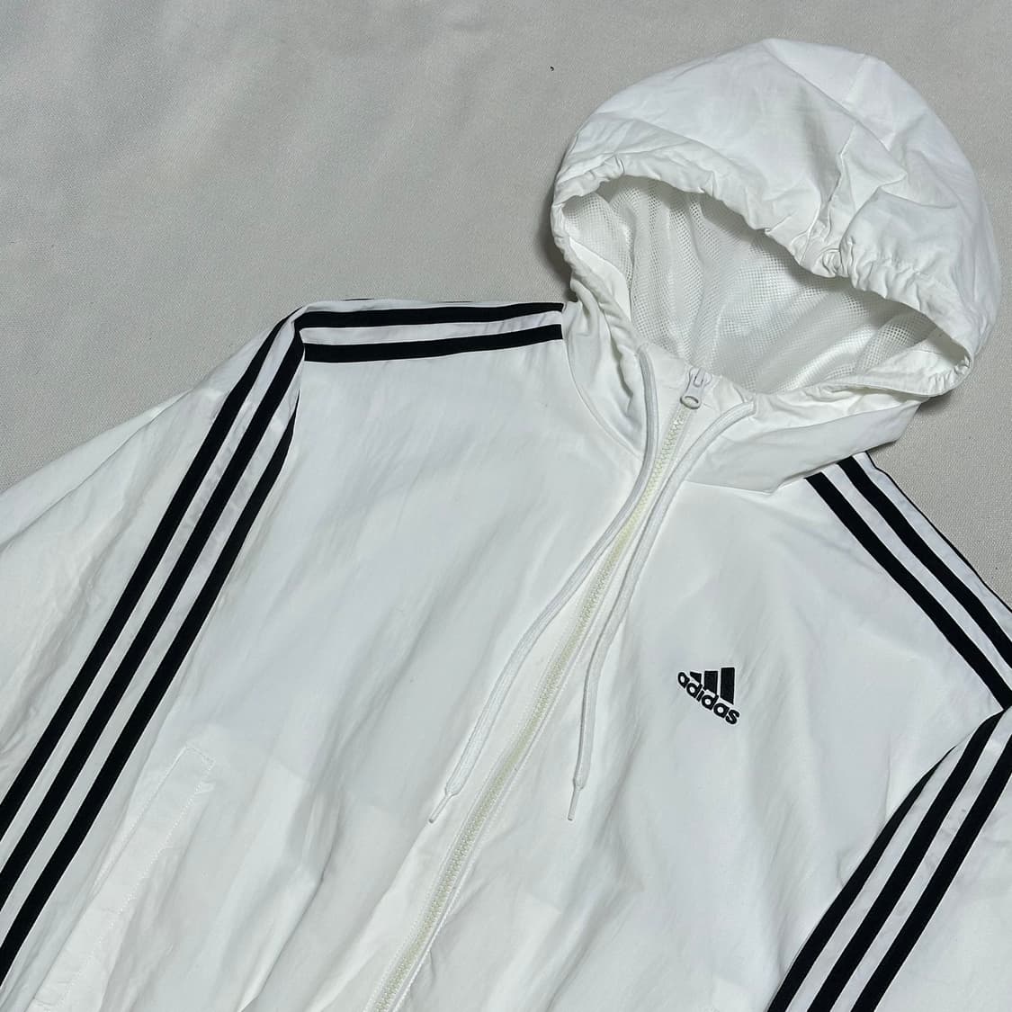 XS 아디다스 첼시 화이트 크롭 후드 바람막이  상품이미지1